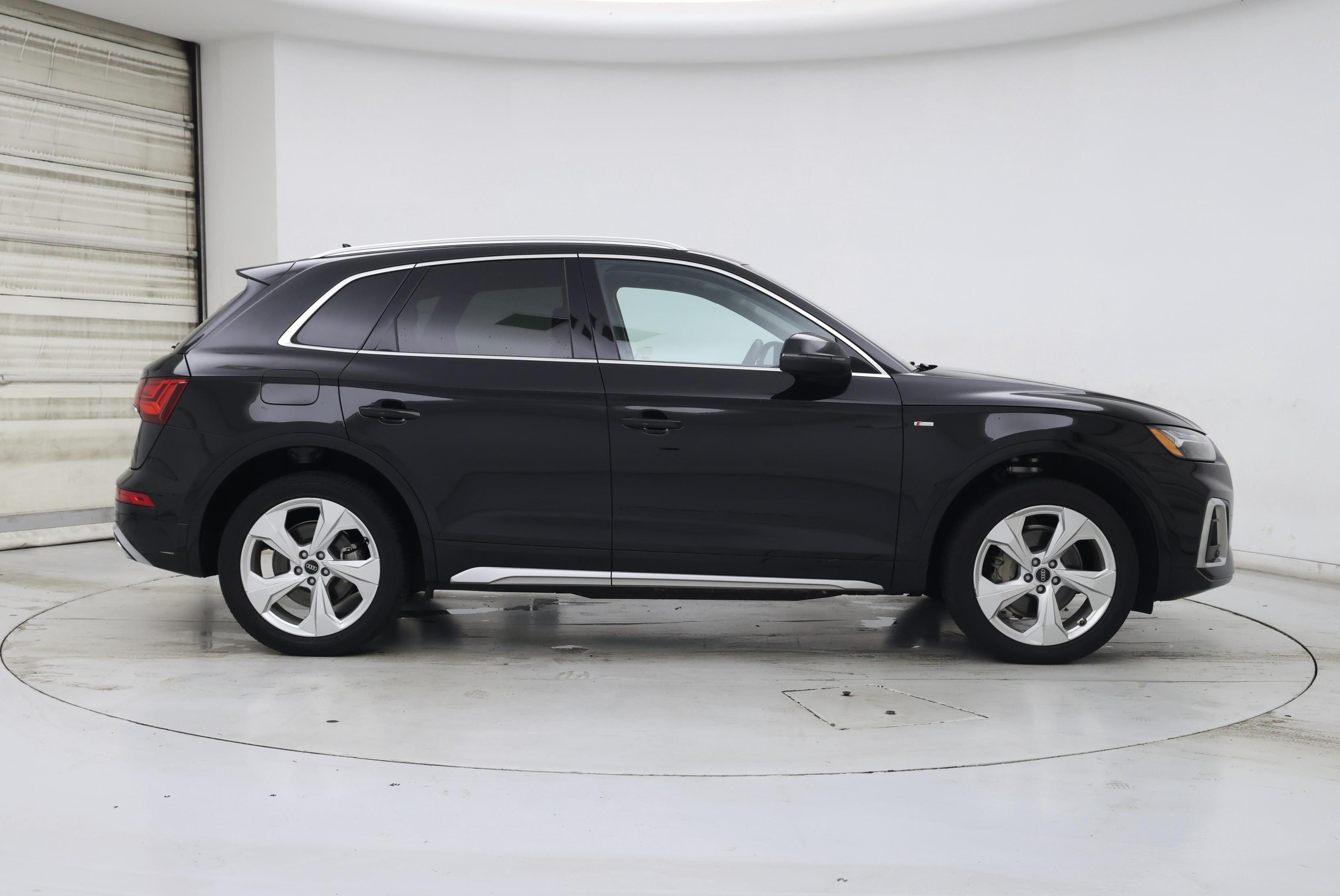 Thumbnail: 2023 Audi Q5 - 7