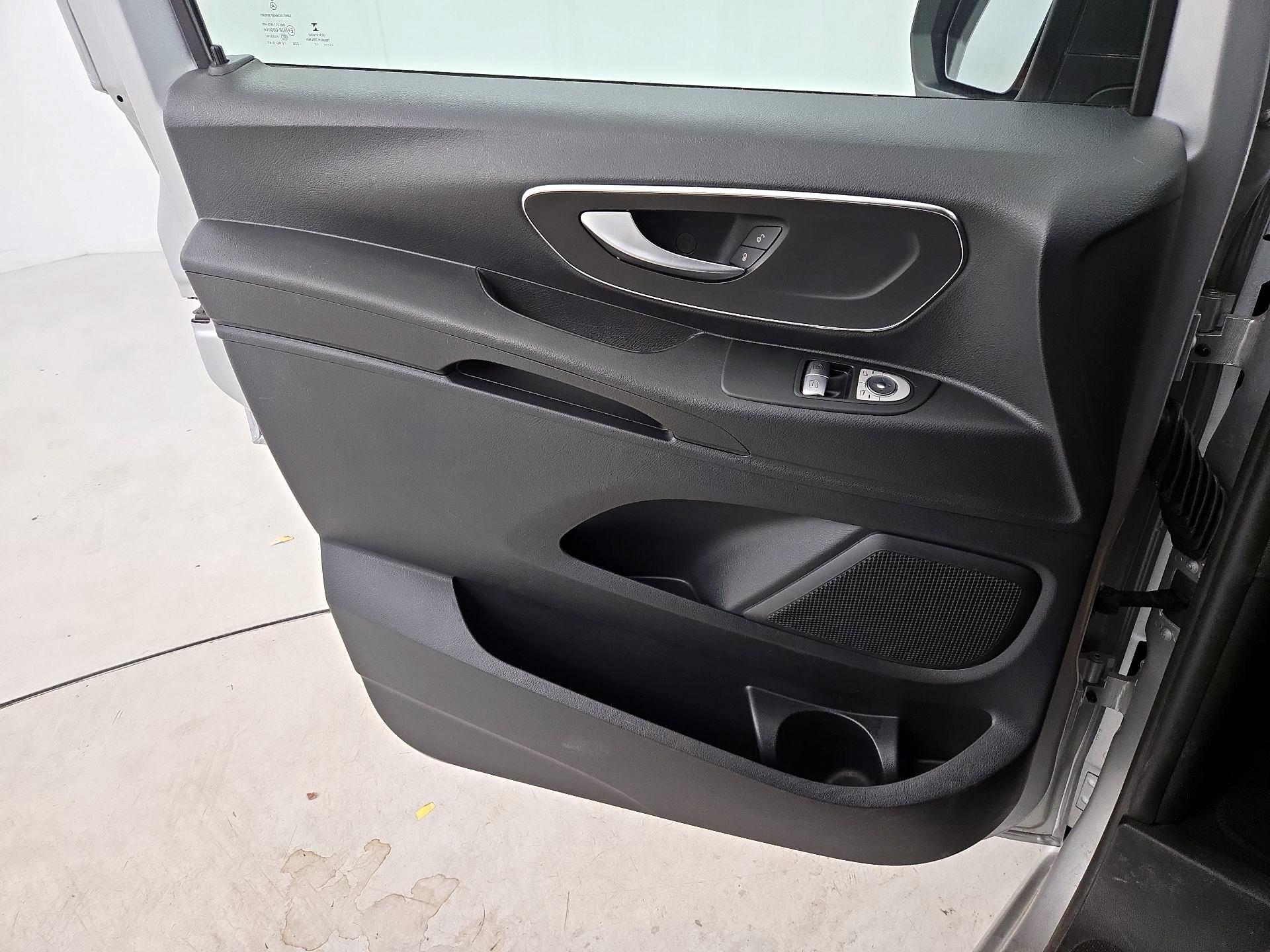 Thumbnail: 2017 Mercedes-Benz Metris - 12