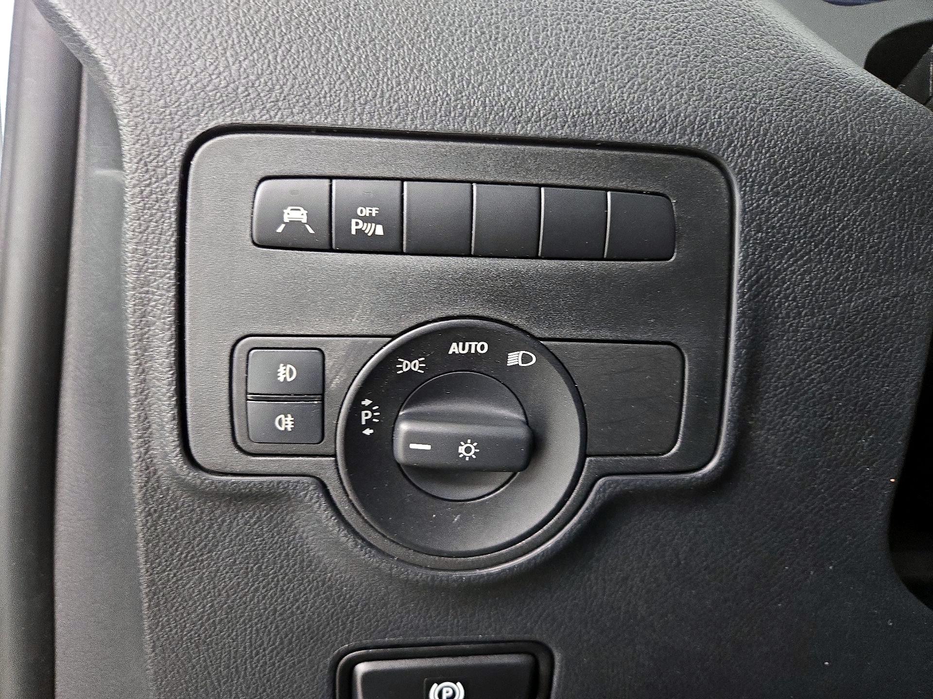 Thumbnail: 2017 Mercedes-Benz Metris - 13