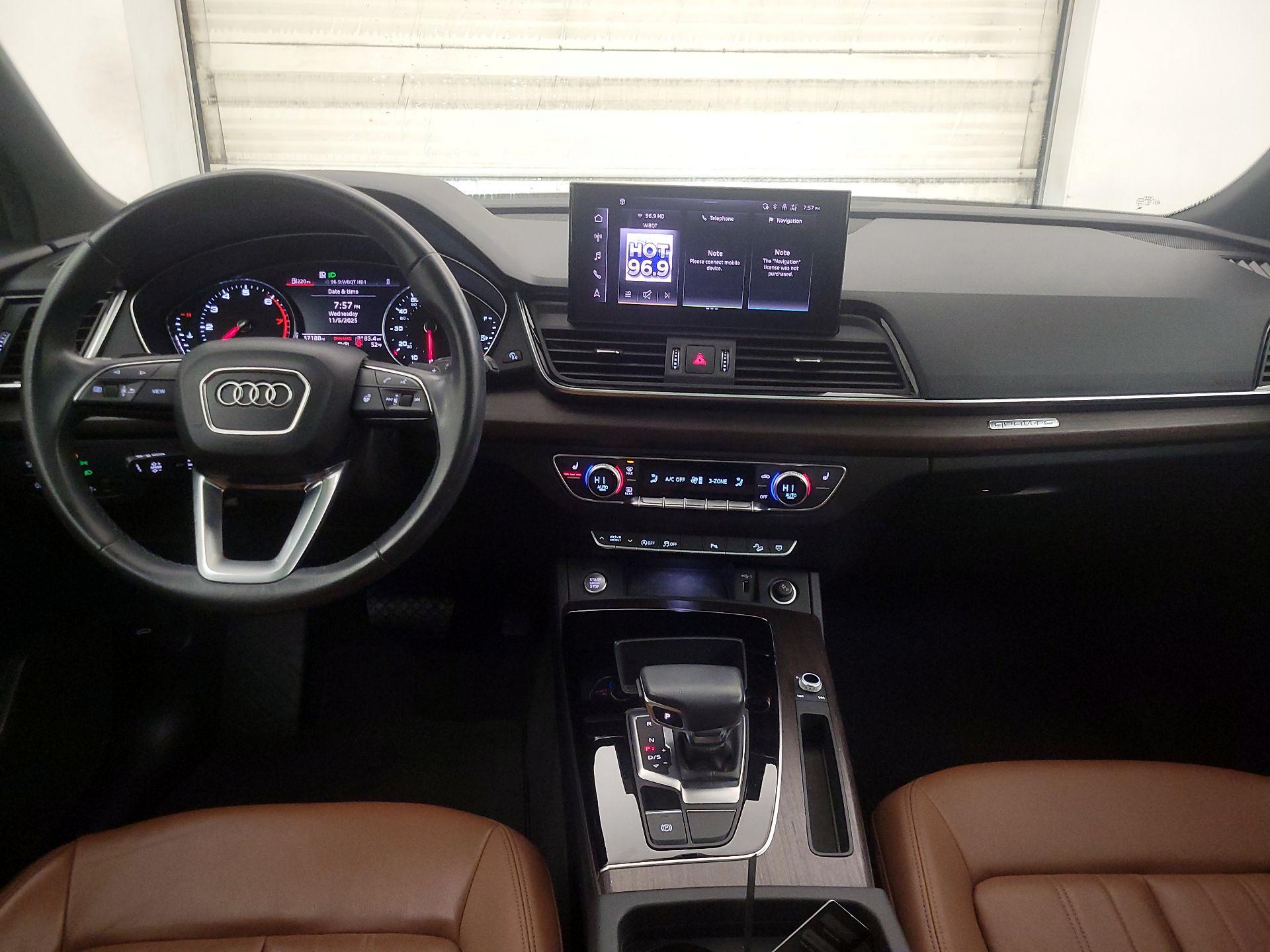 Thumbnail: 2023 Audi Q5 - 9