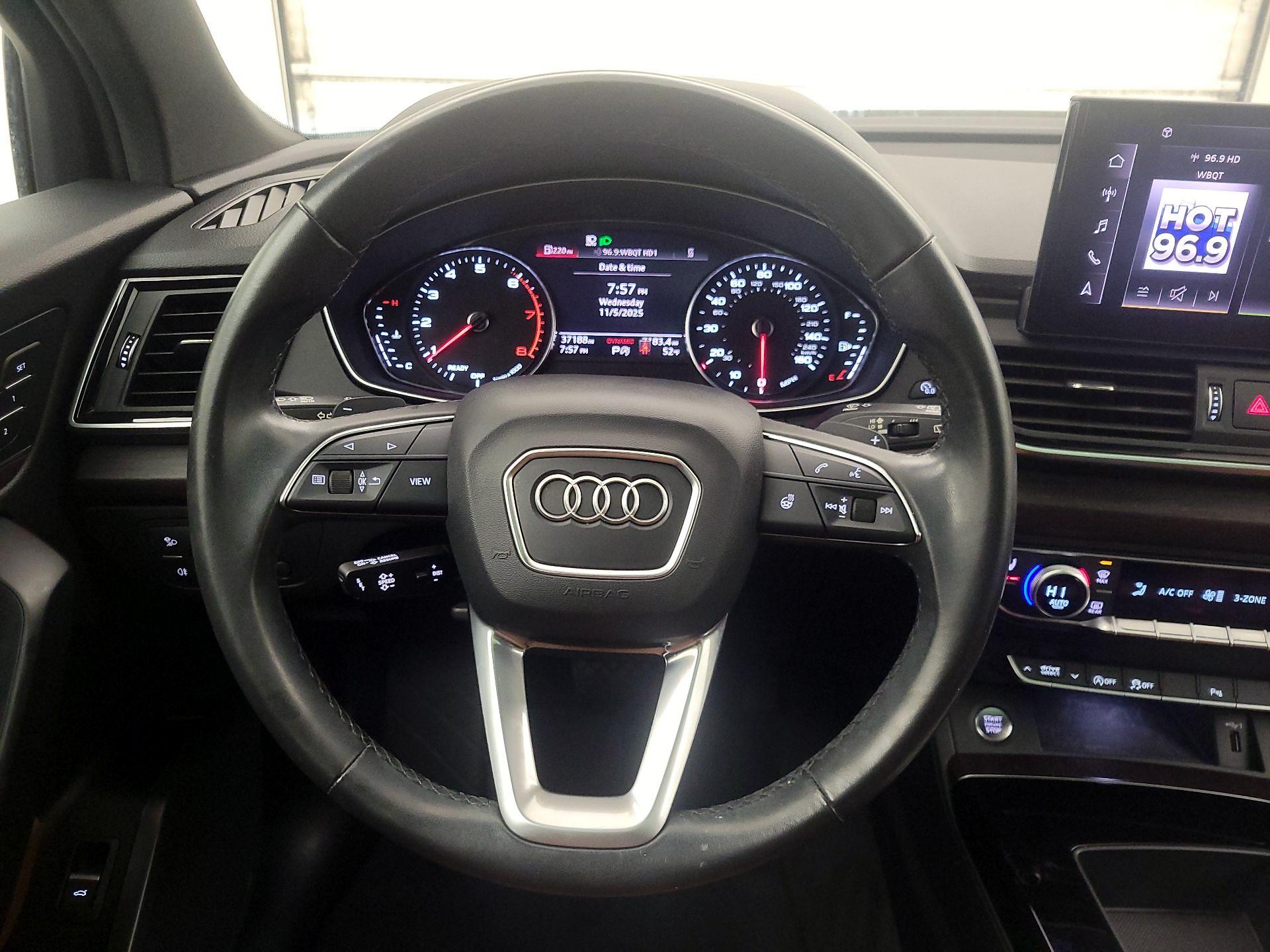 Thumbnail: 2023 Audi Q5 - 10