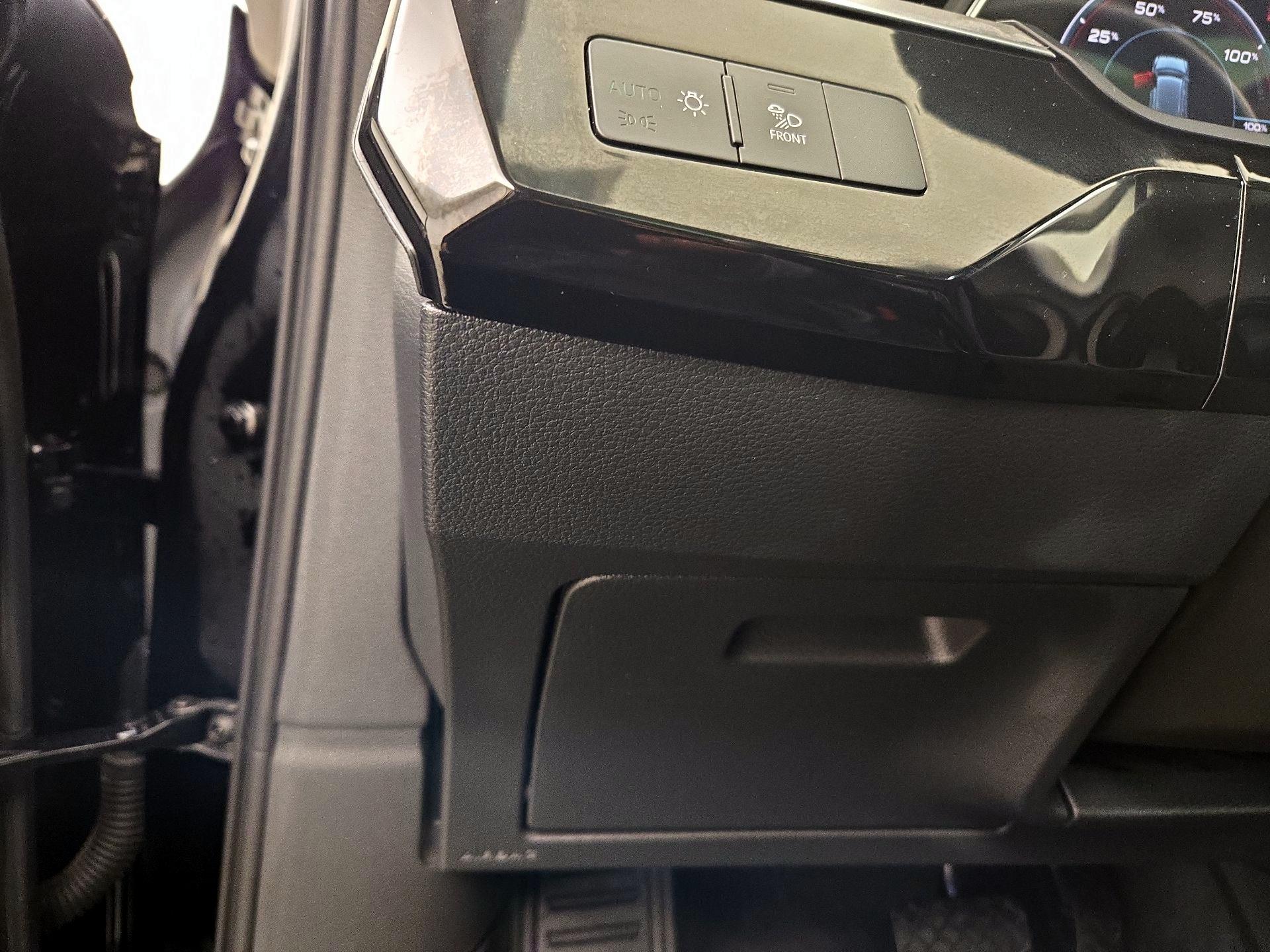 Thumbnail: 2021 Audi e-tron - 13