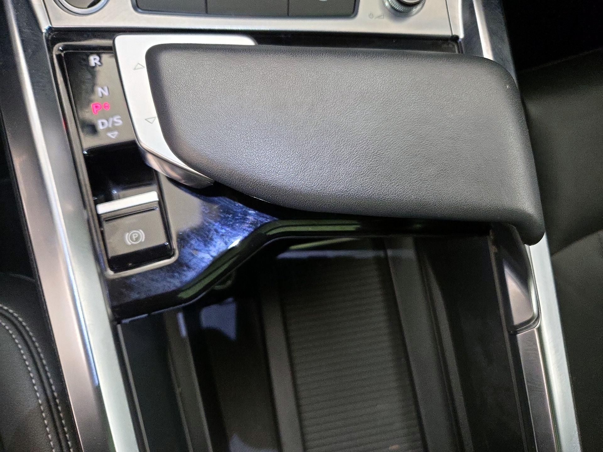 Thumbnail: 2021 Audi e-tron - 18