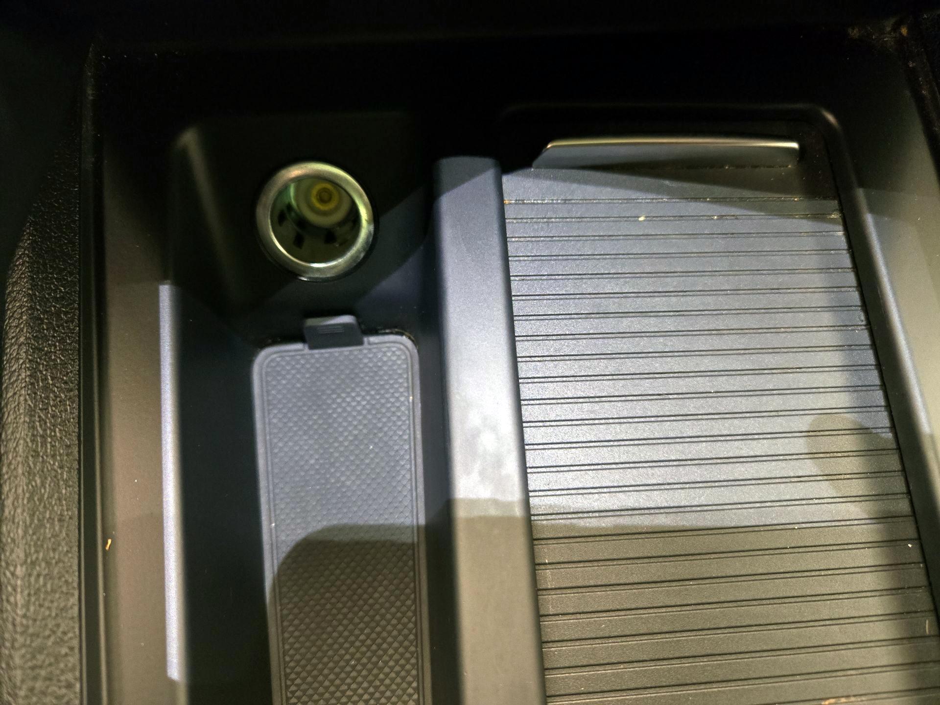 Thumbnail: 2021 Audi e-tron - 19