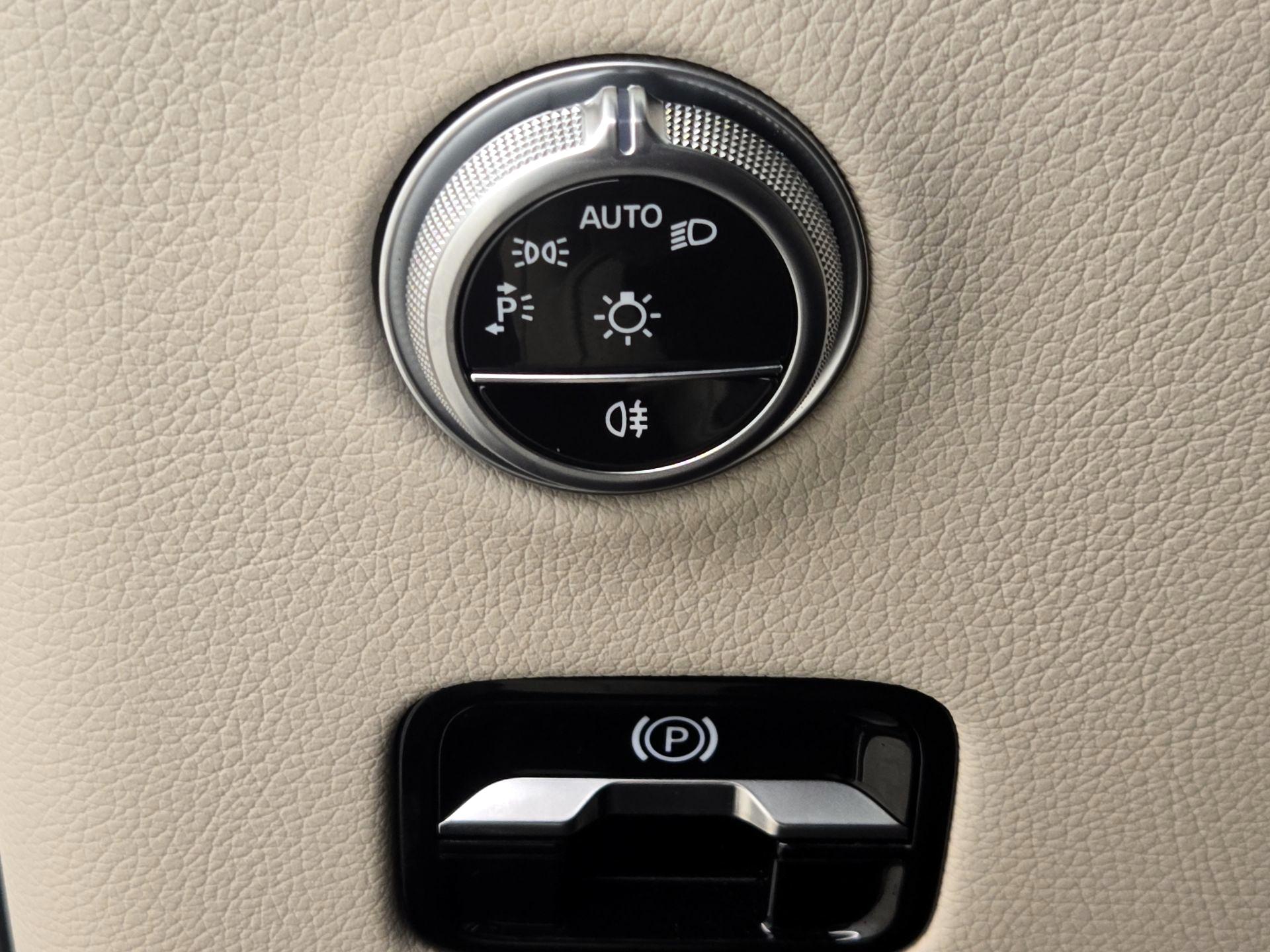 Thumbnail: 2024 Mercedes-Benz GLC - 13