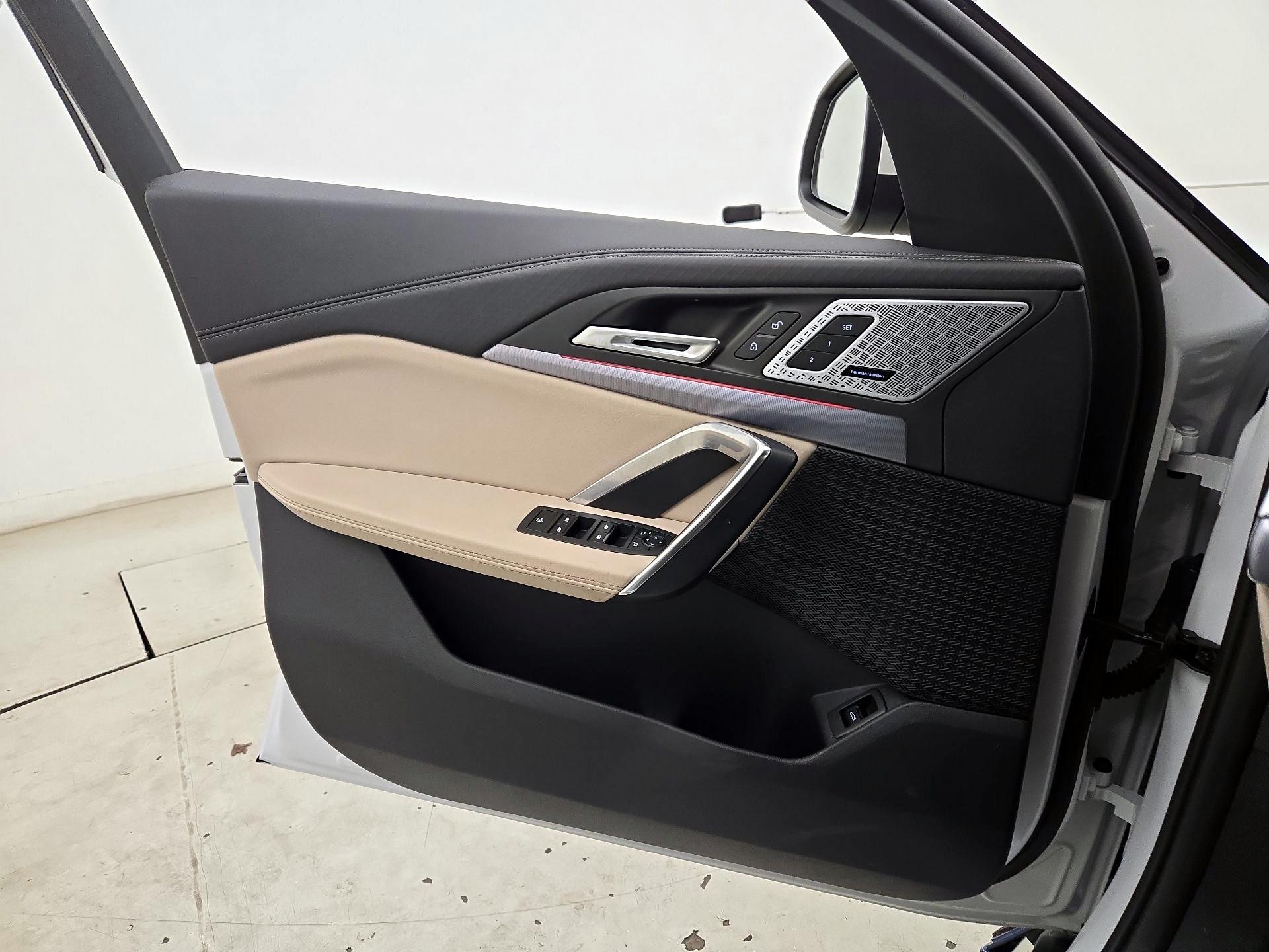 Thumbnail: 2025 BMW X2 - 12