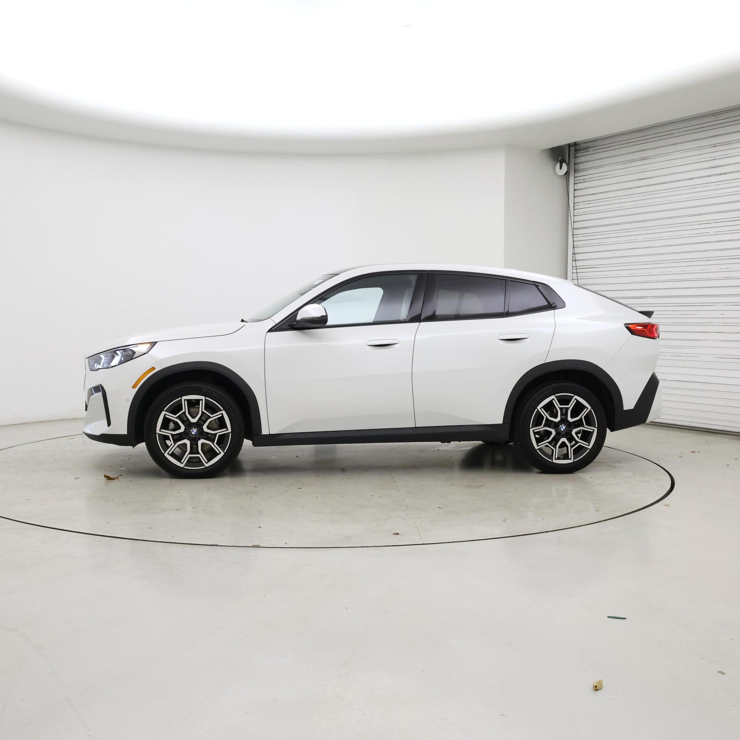 Thumbnail: 2025 BMW X2 - 3