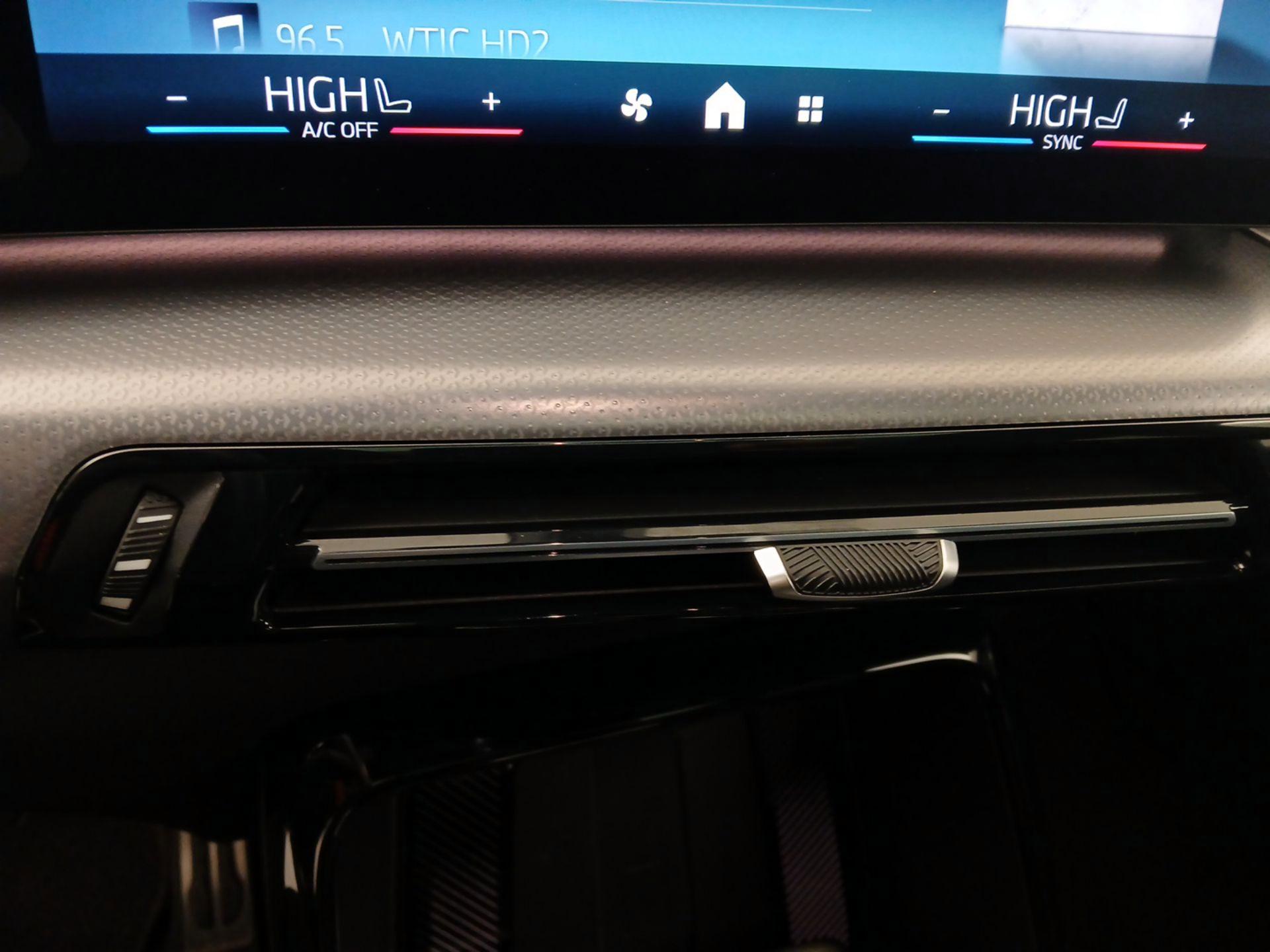 Thumbnail: 2025 BMW X2 - 16