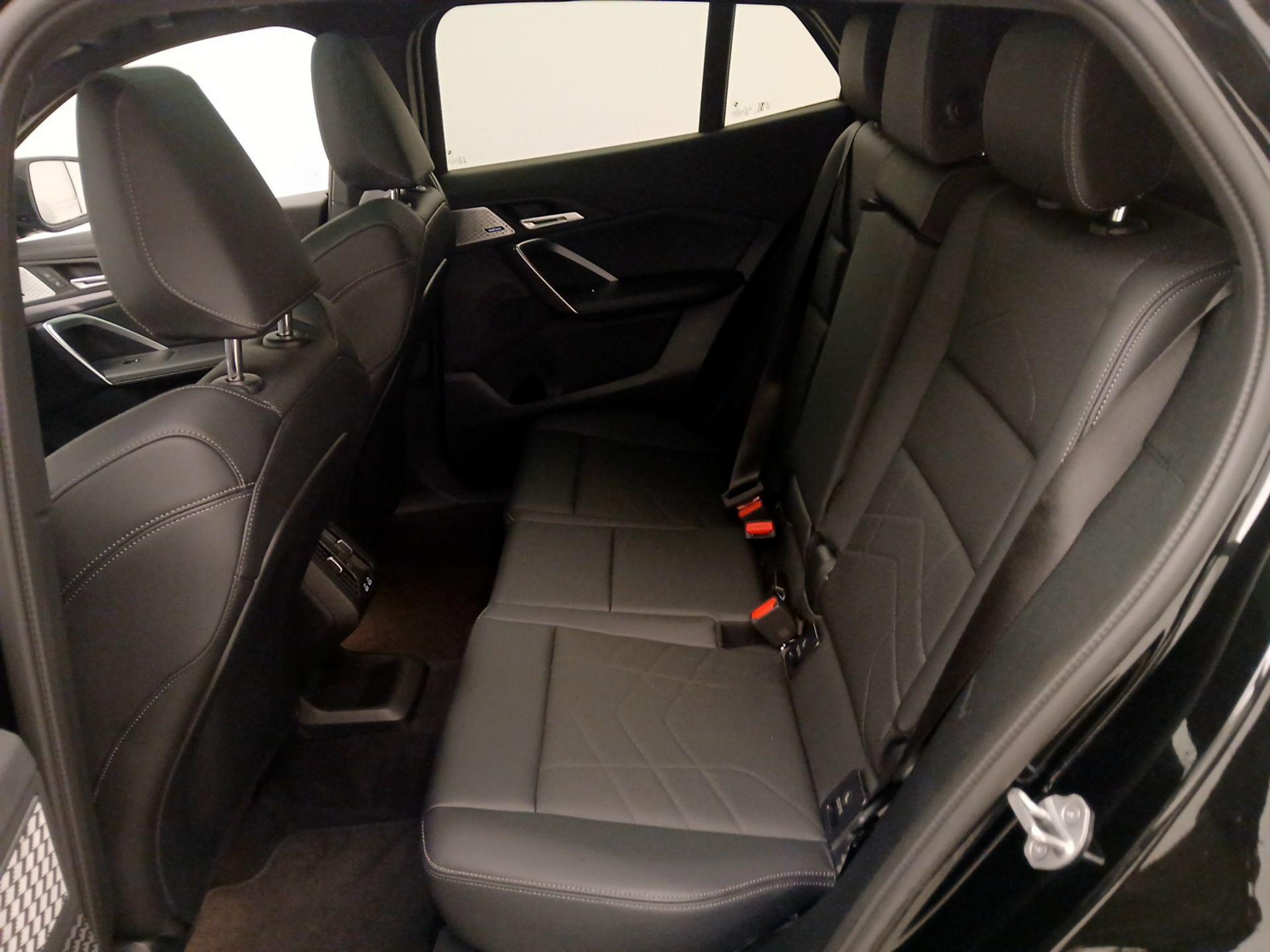 Thumbnail: 2025 BMW X2 - 20