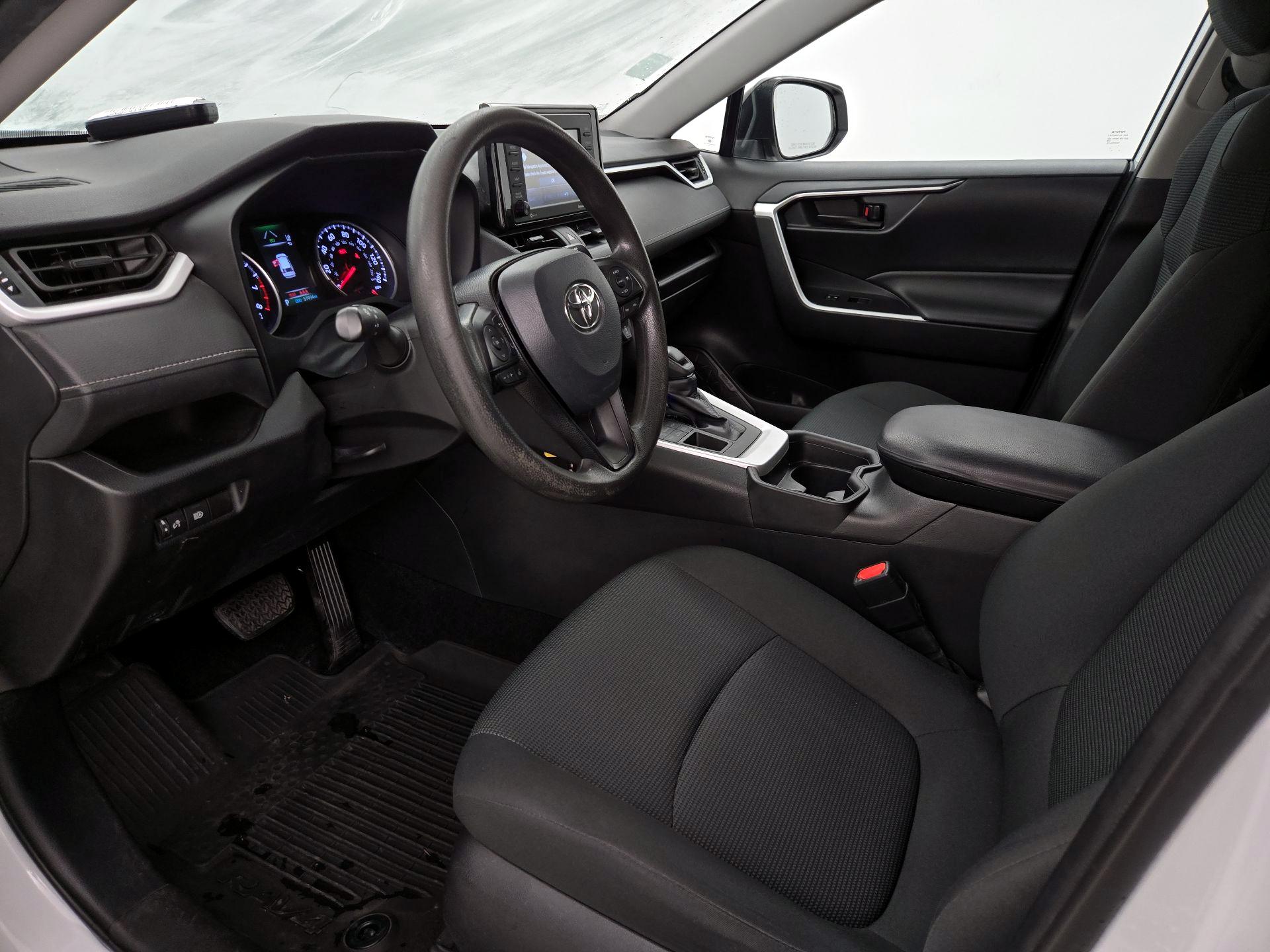 Thumbnail: 2021 Toyota RAV4 - 11