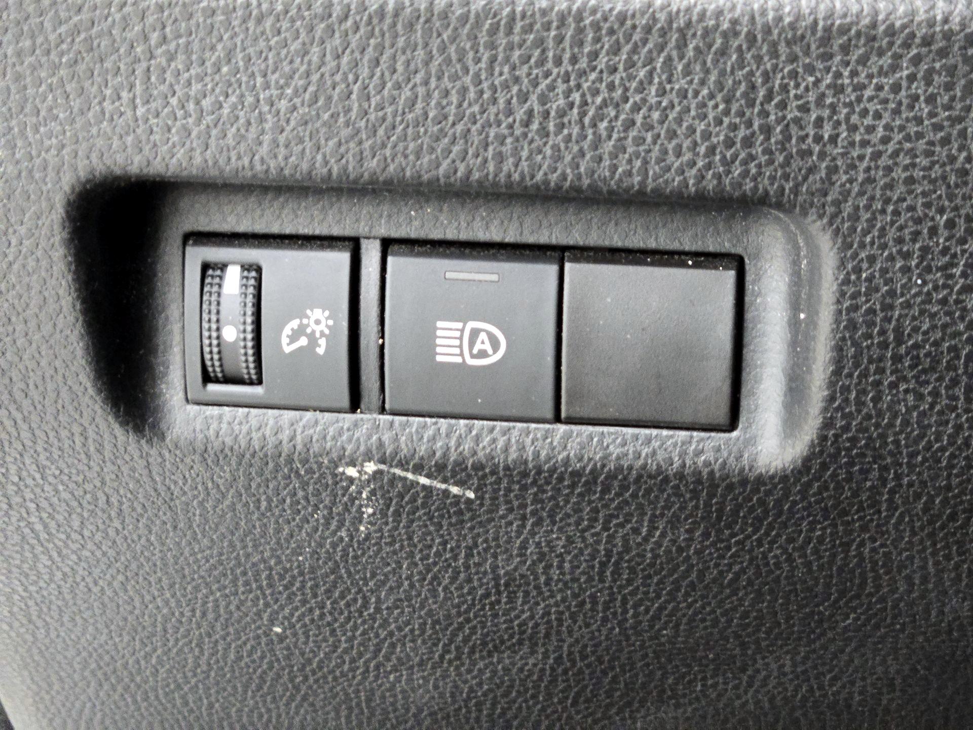 Thumbnail: 2021 Toyota RAV4 - 13