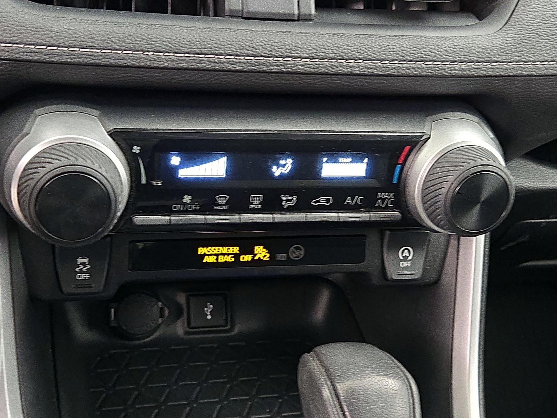 Thumbnail: 2021 Toyota RAV4 - 16