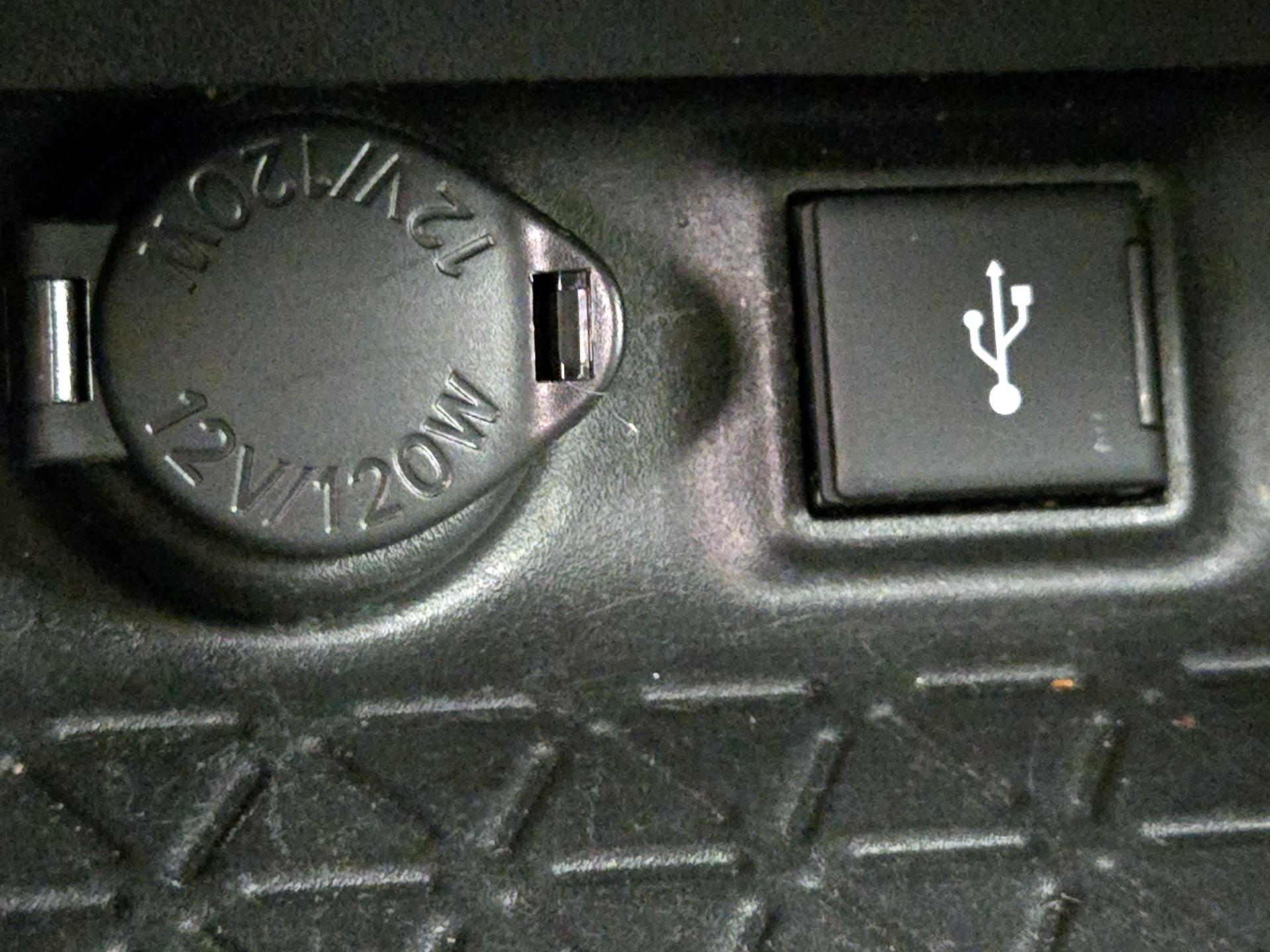 Thumbnail: 2021 Toyota RAV4 - 18