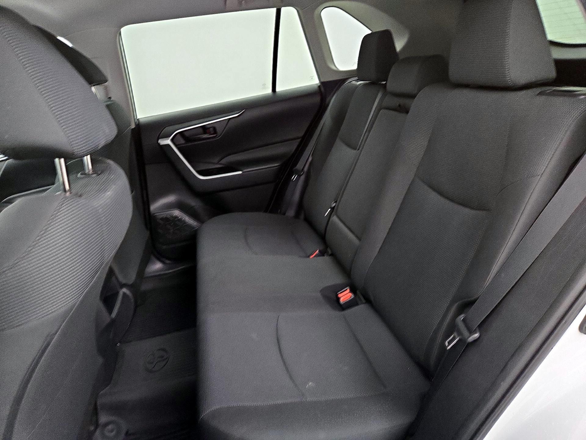 Thumbnail: 2021 Toyota RAV4 - 19