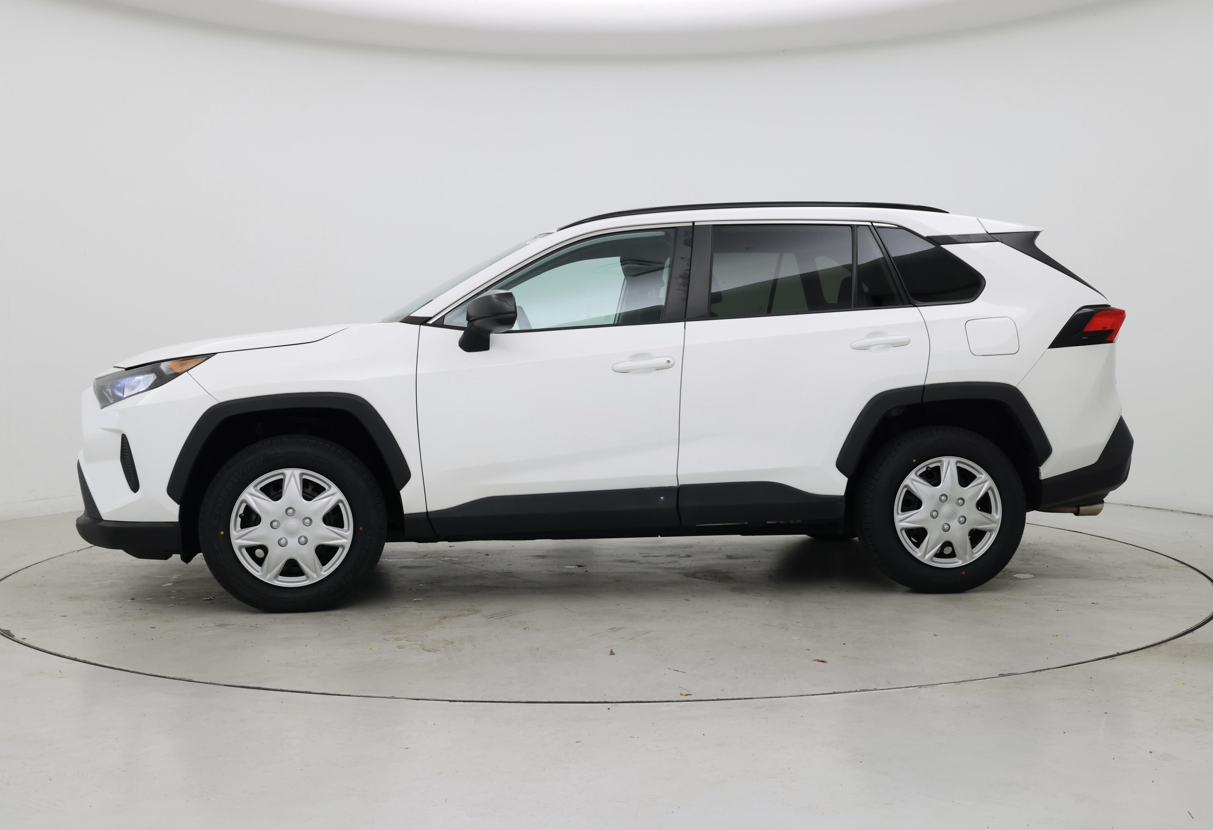 Thumbnail: 2021 Toyota RAV4 - 3