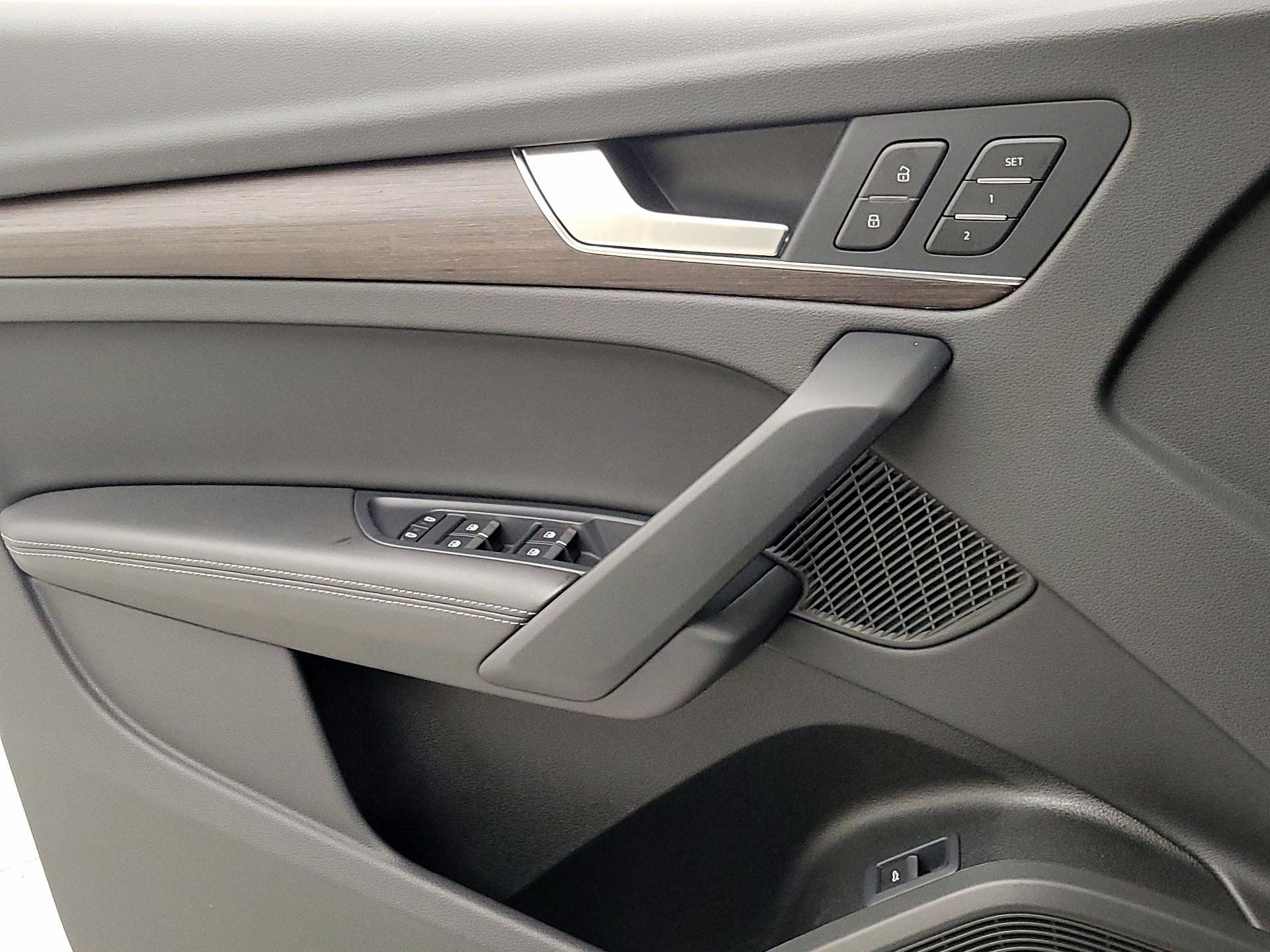 Thumbnail: 2024 Audi Q5 - 12