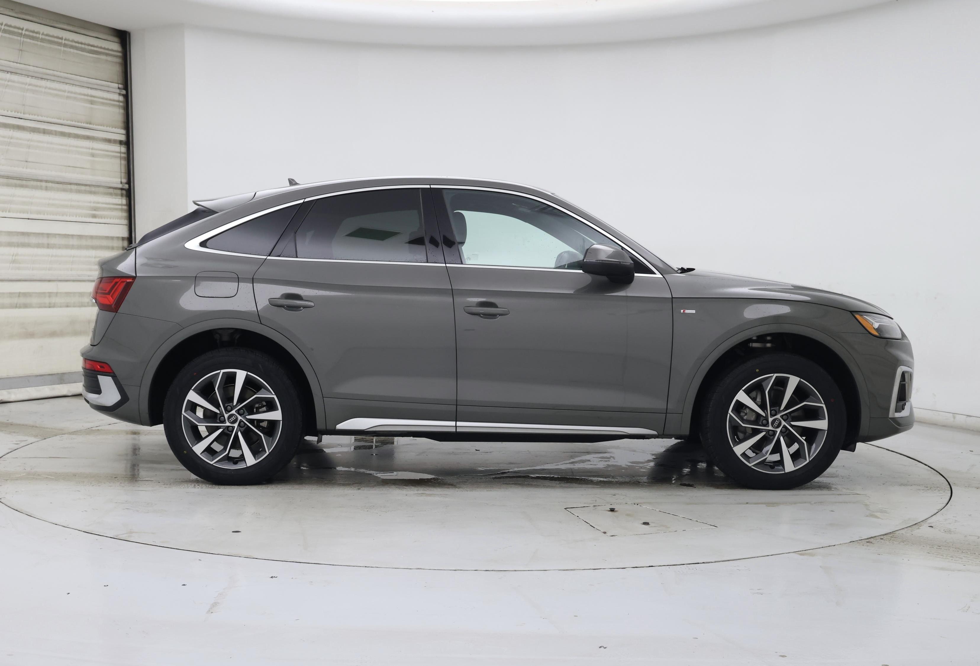 Thumbnail: 2023 Audi Q5 - 7