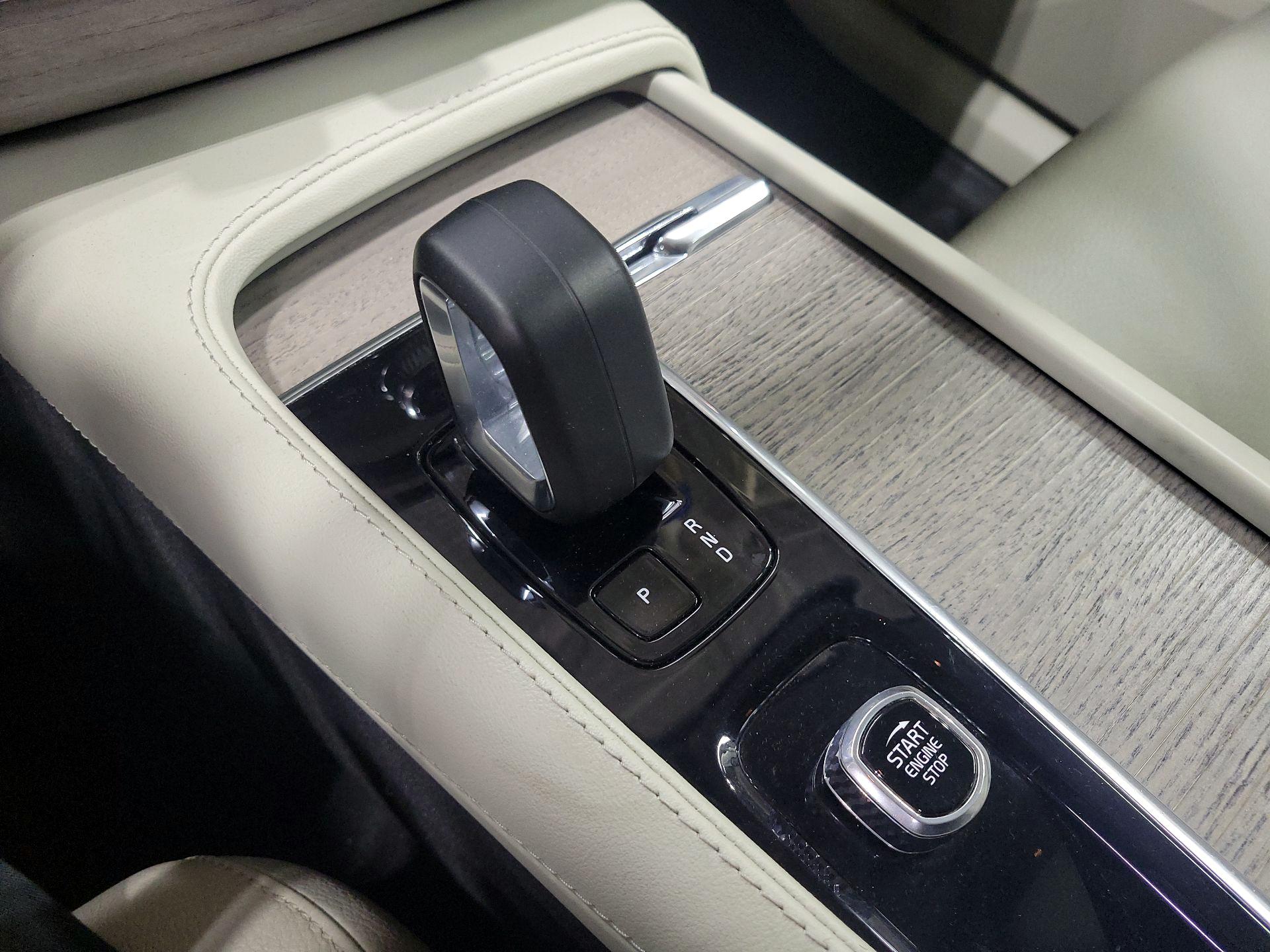 Thumbnail: 2023 Volvo XC90 - 18