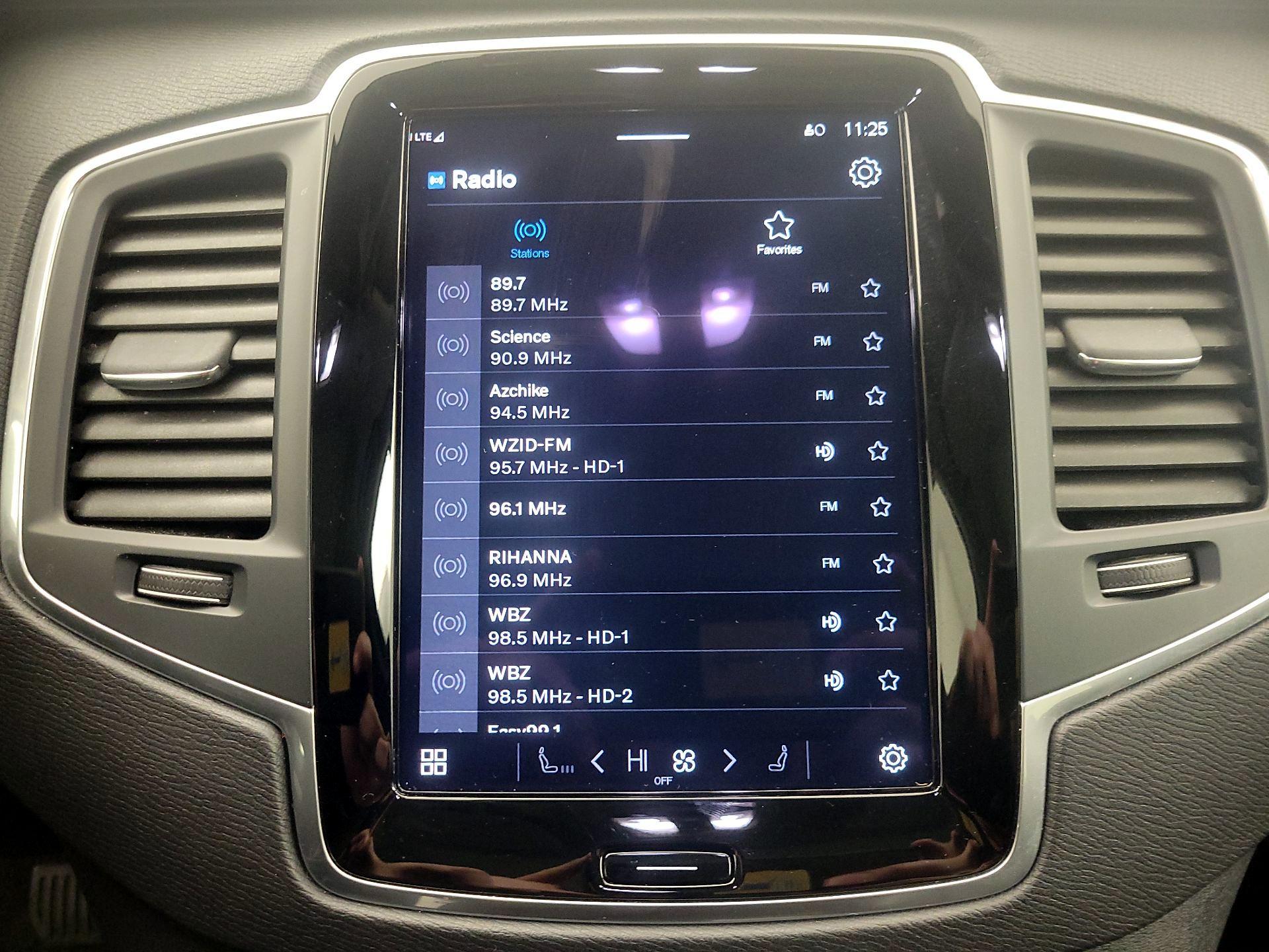 Thumbnail: 2024 Volvo XC90 - 16