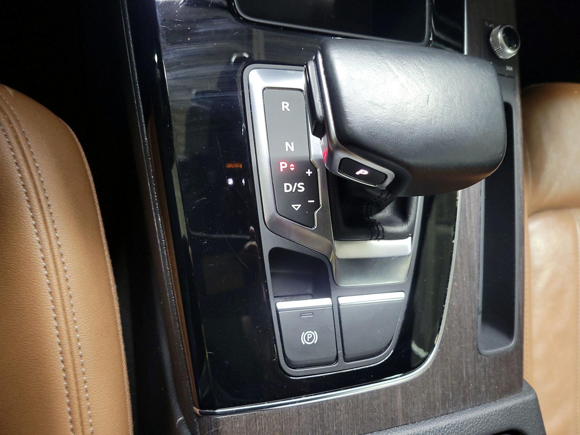 Thumbnail: 2022 Audi Q5 - 17