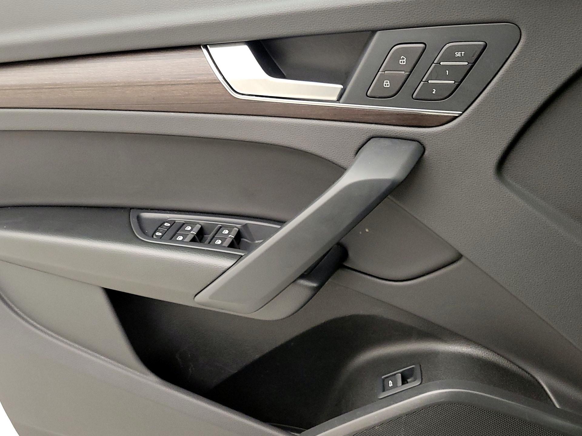 Thumbnail: 2022 Audi Q5 - 12