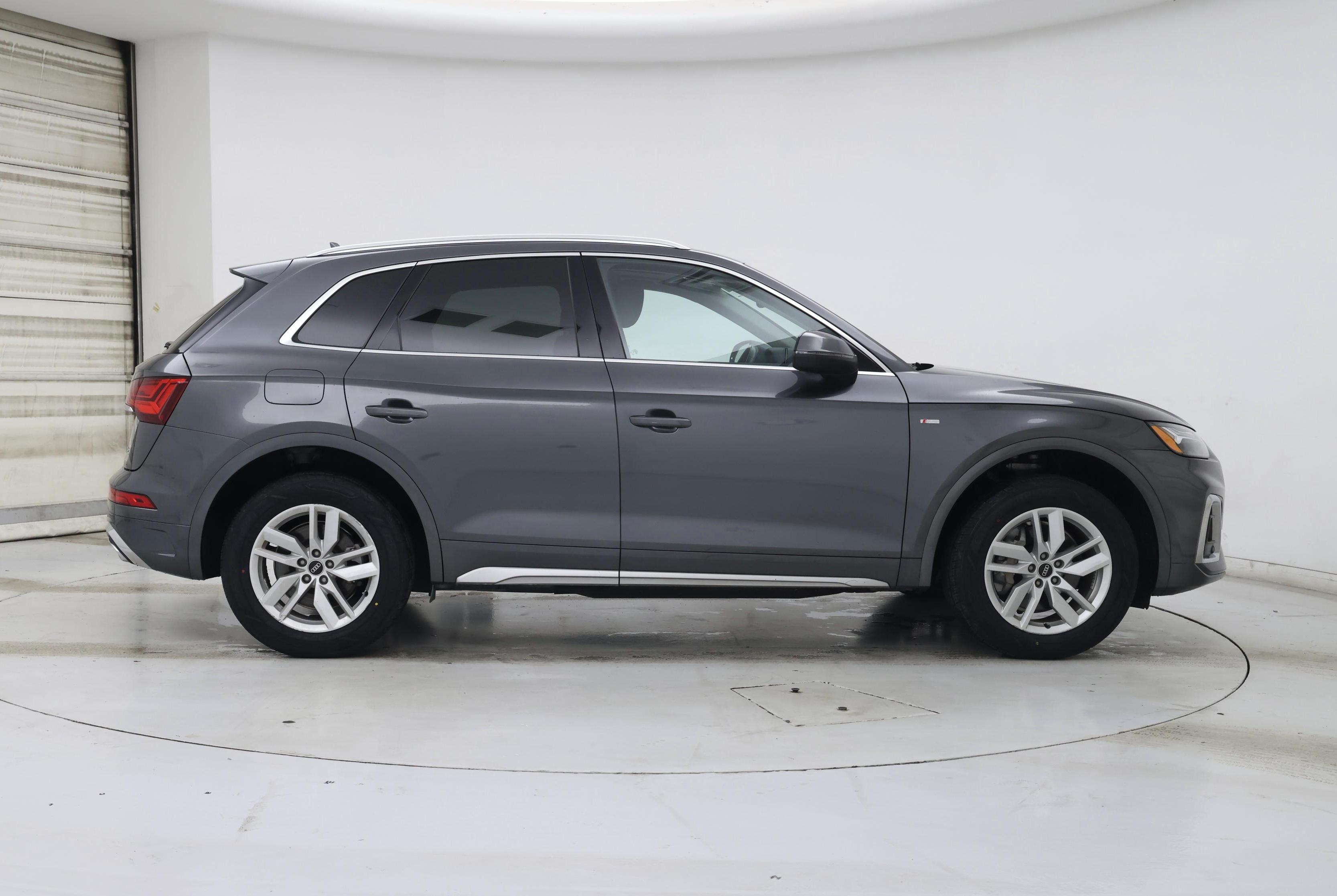 Thumbnail: 2022 Audi Q5 - 7