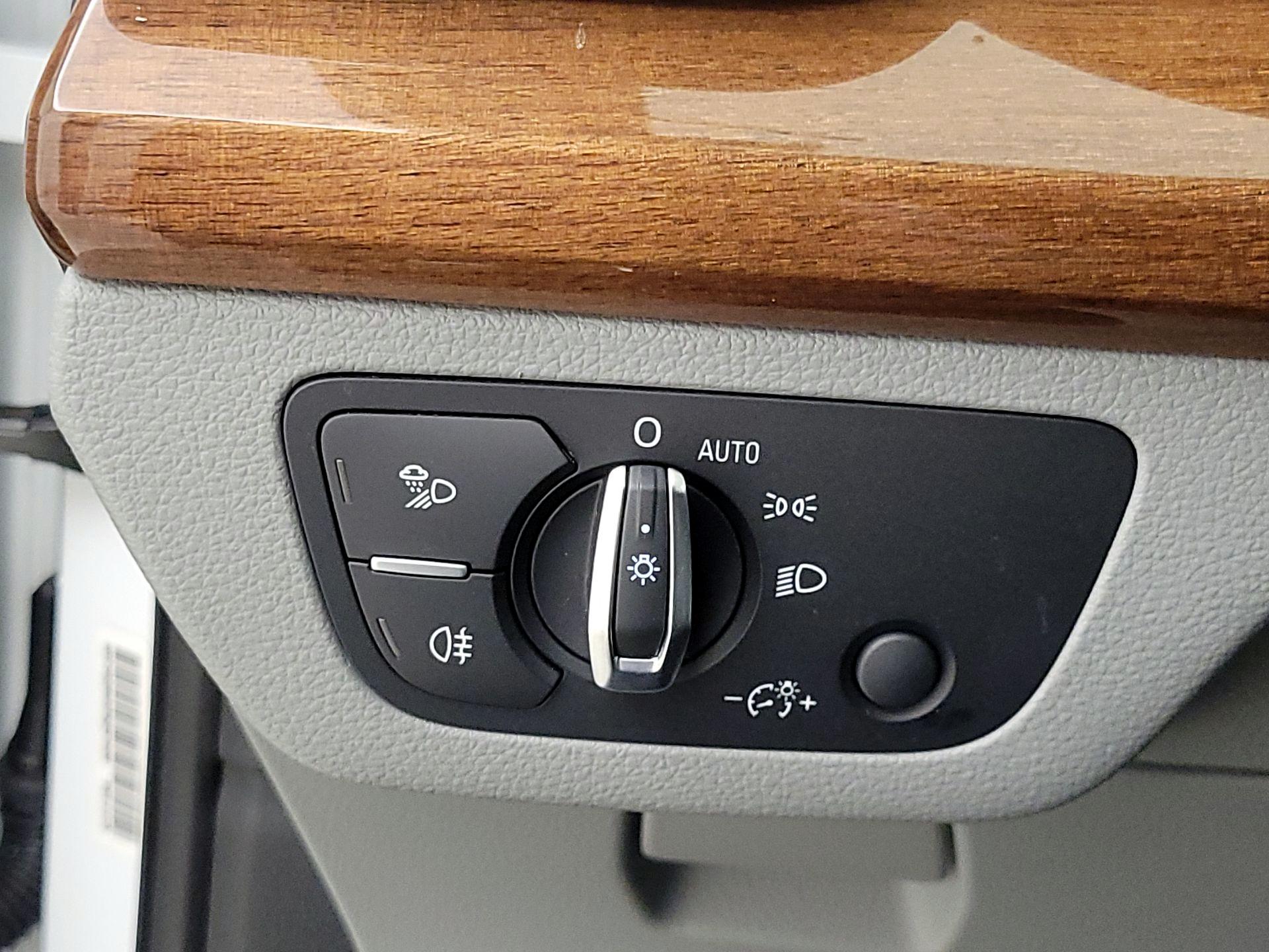 Thumbnail: 2023 Audi Q5 - 11