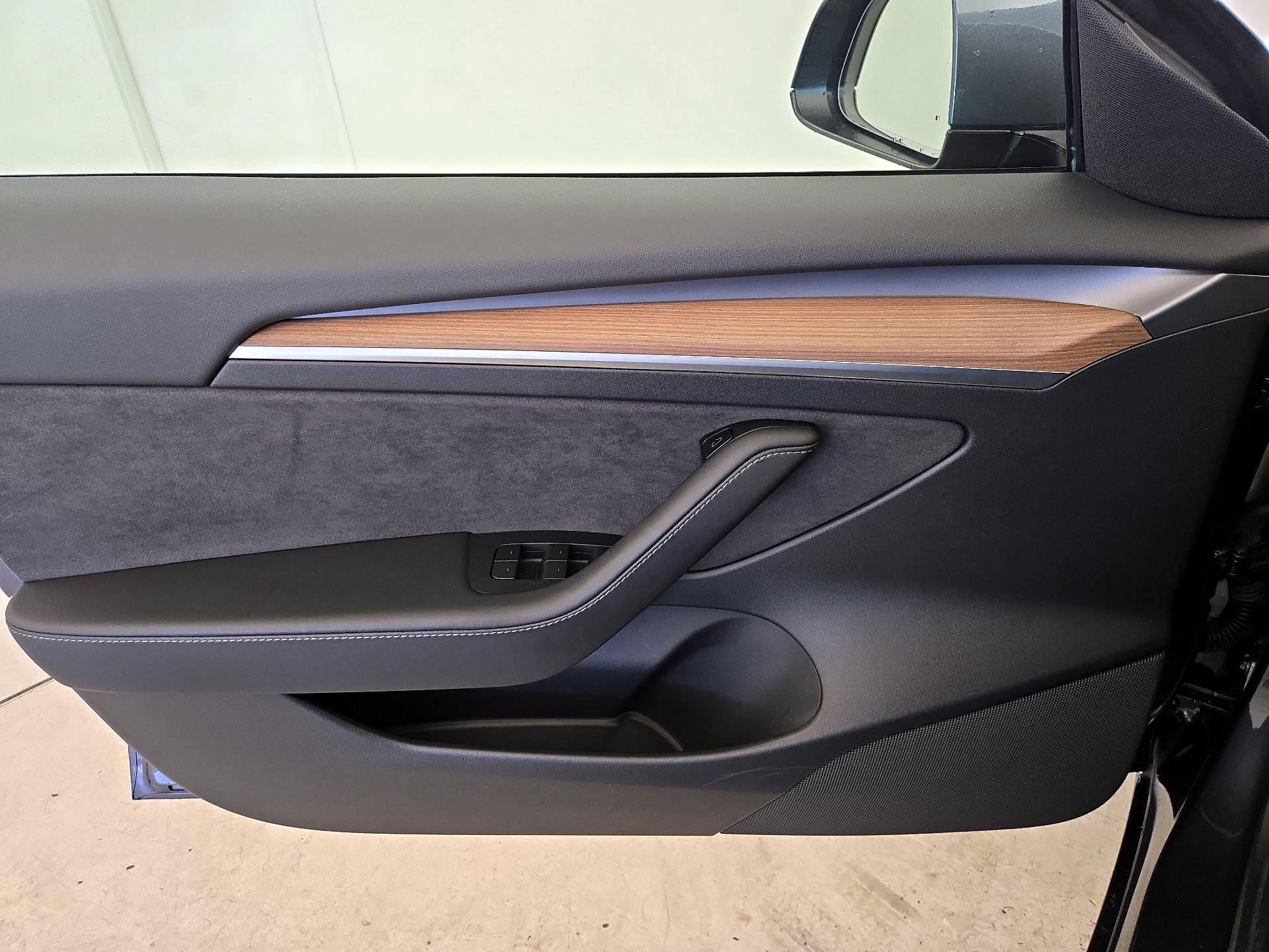 Thumbnail: 2021 Tesla Model 3 - 12