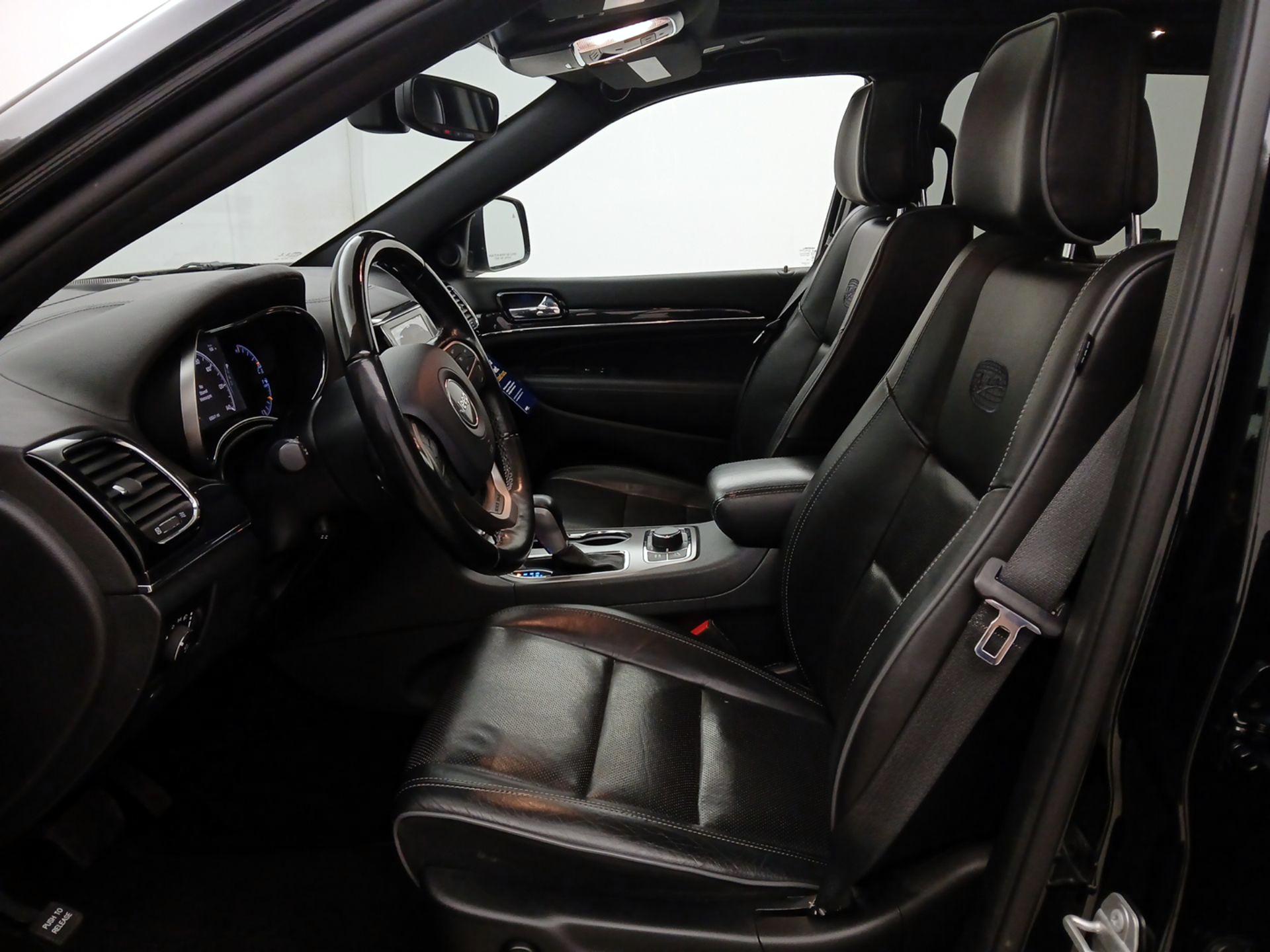 Thumbnail: 2020 Jeep Grand Cherokee - 11