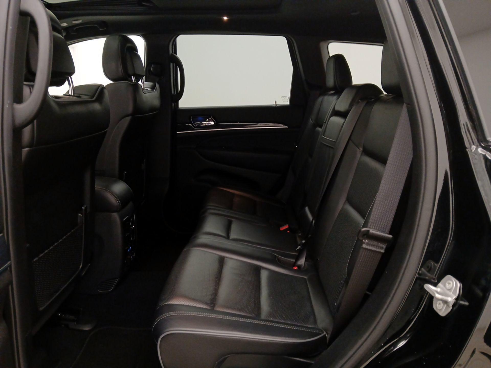 Thumbnail: 2020 Jeep Grand Cherokee - 20