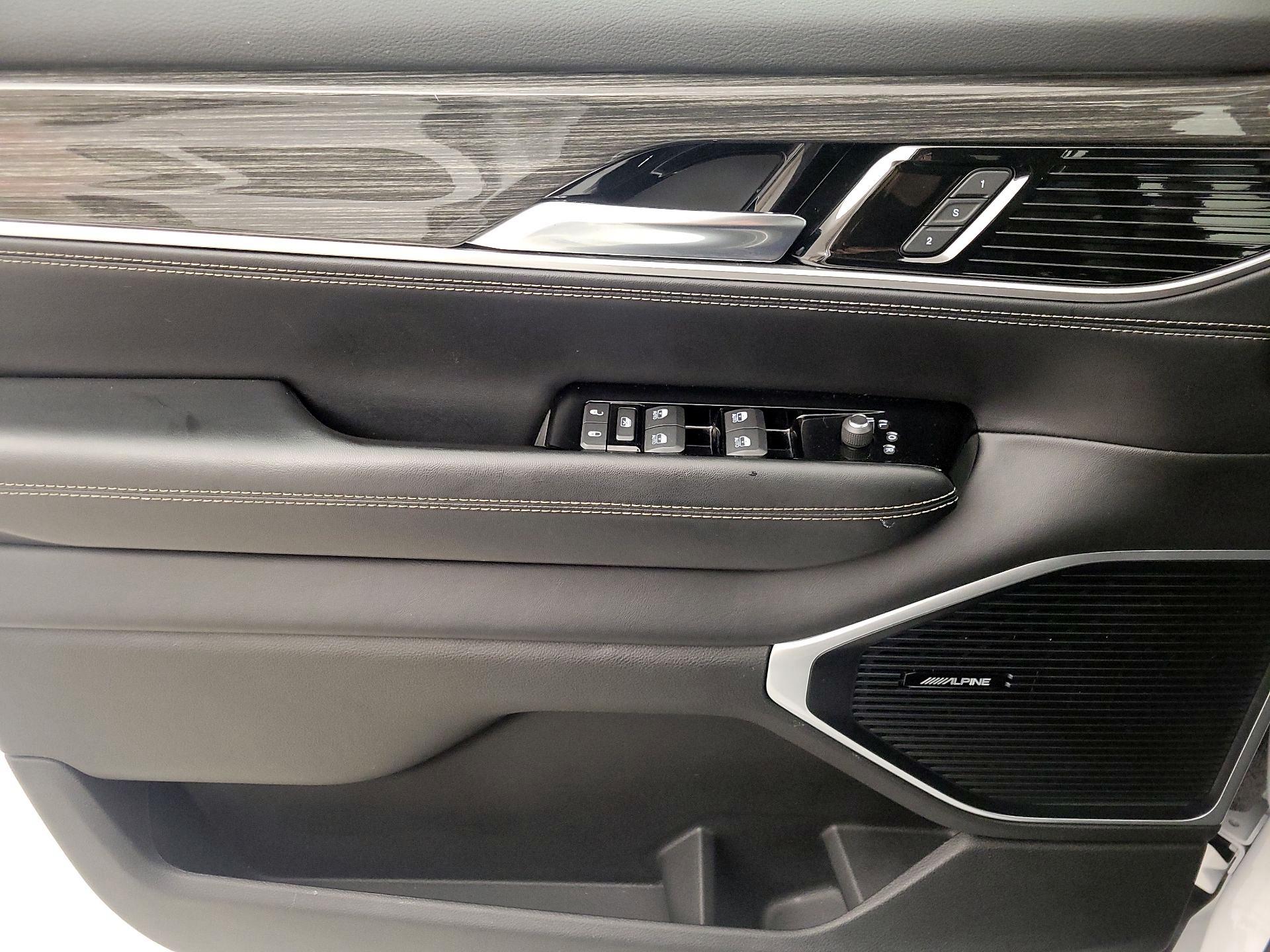 Thumbnail: 2022 Jeep Wagoneer - 12