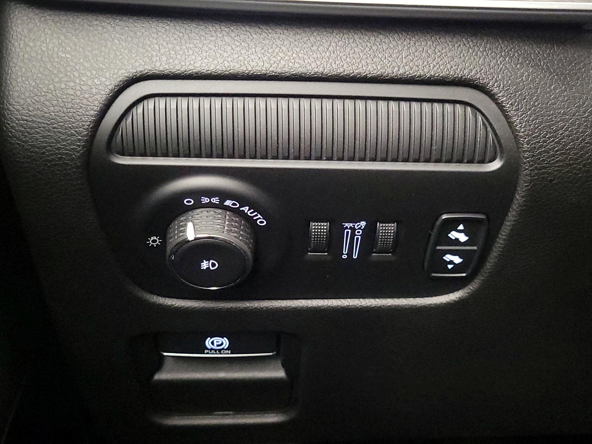 Thumbnail: 2022 Jeep Wagoneer - 13