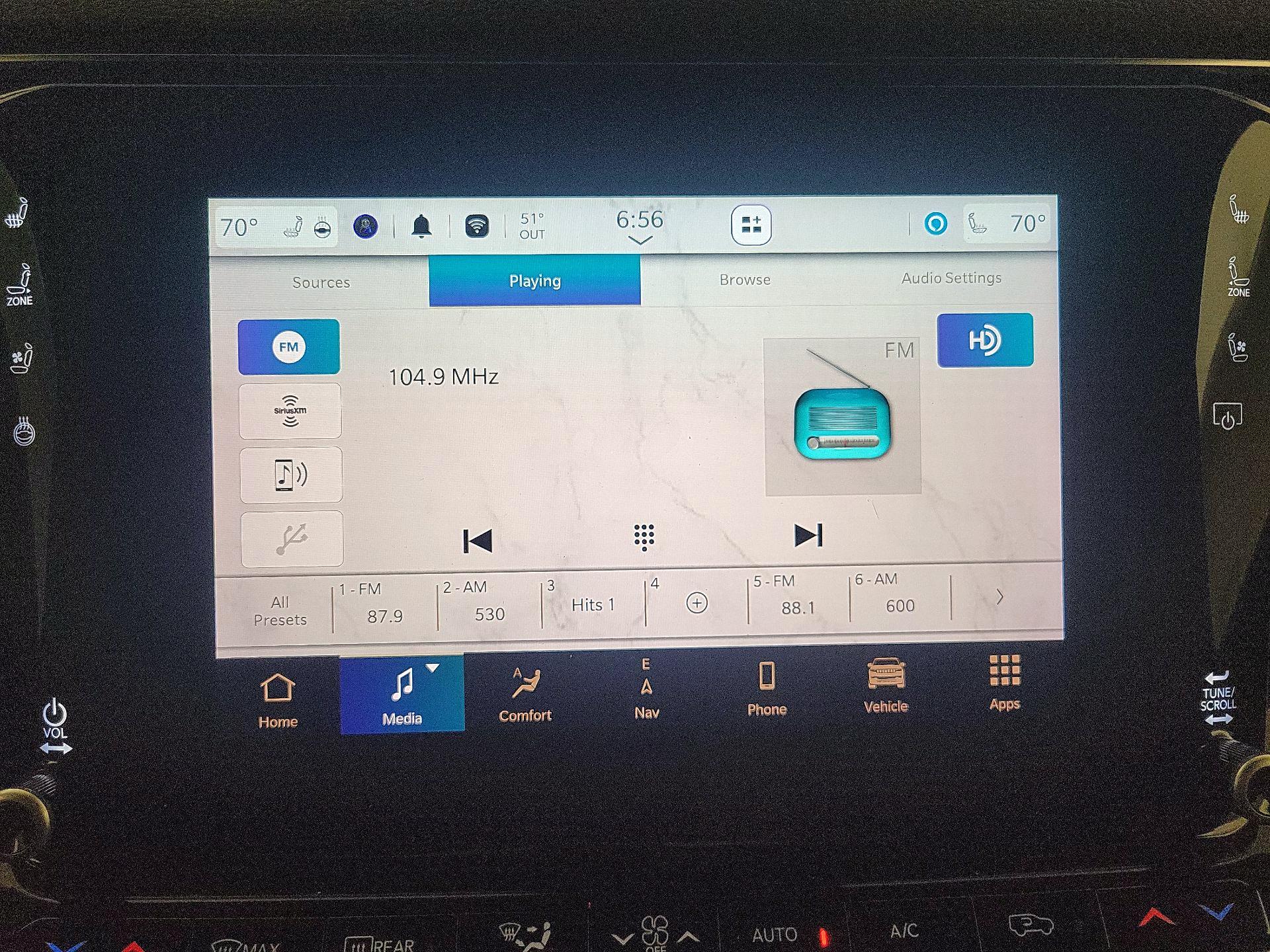 Thumbnail: 2022 Jeep Wagoneer - 16