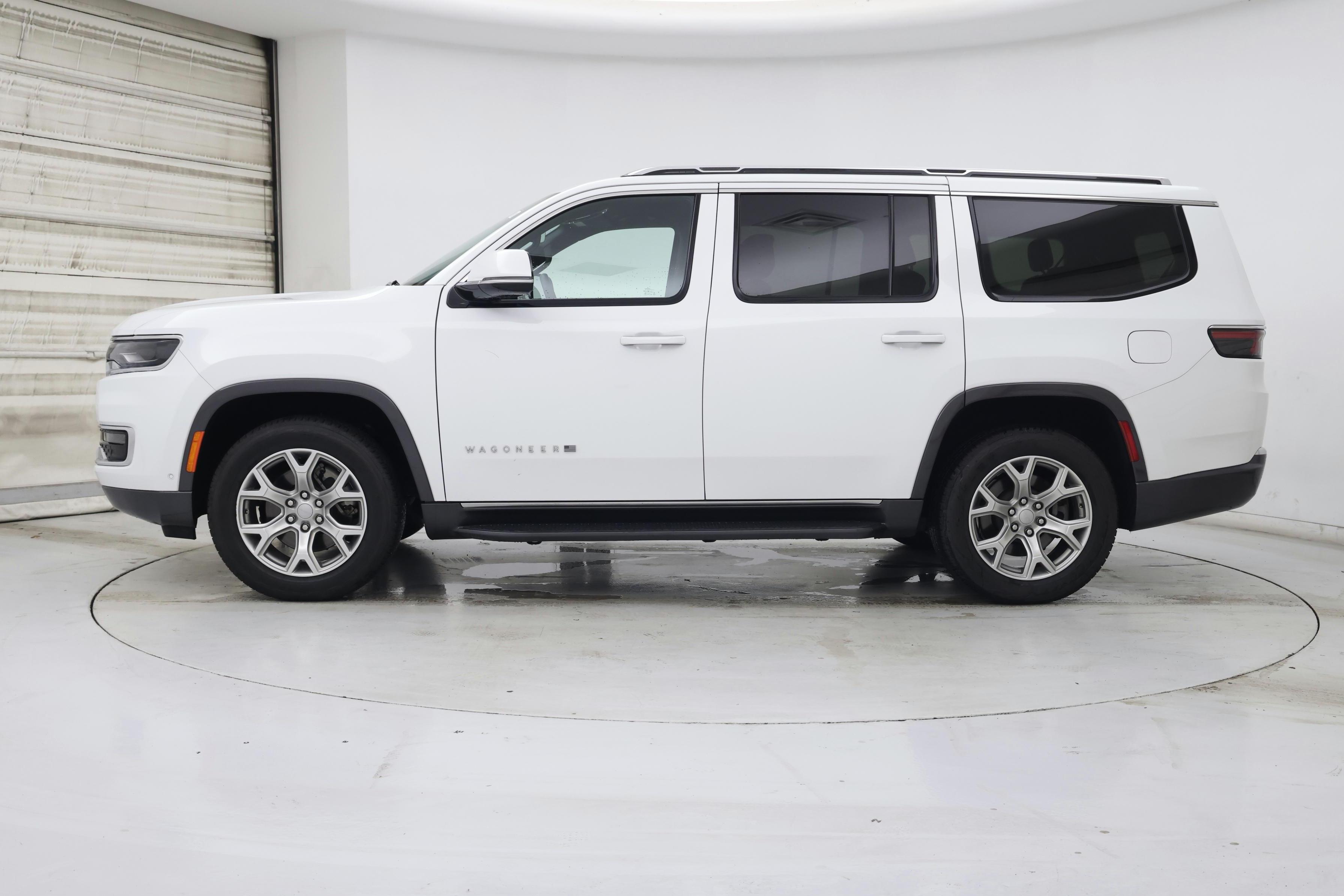 Thumbnail: 2022 Jeep Wagoneer - 3