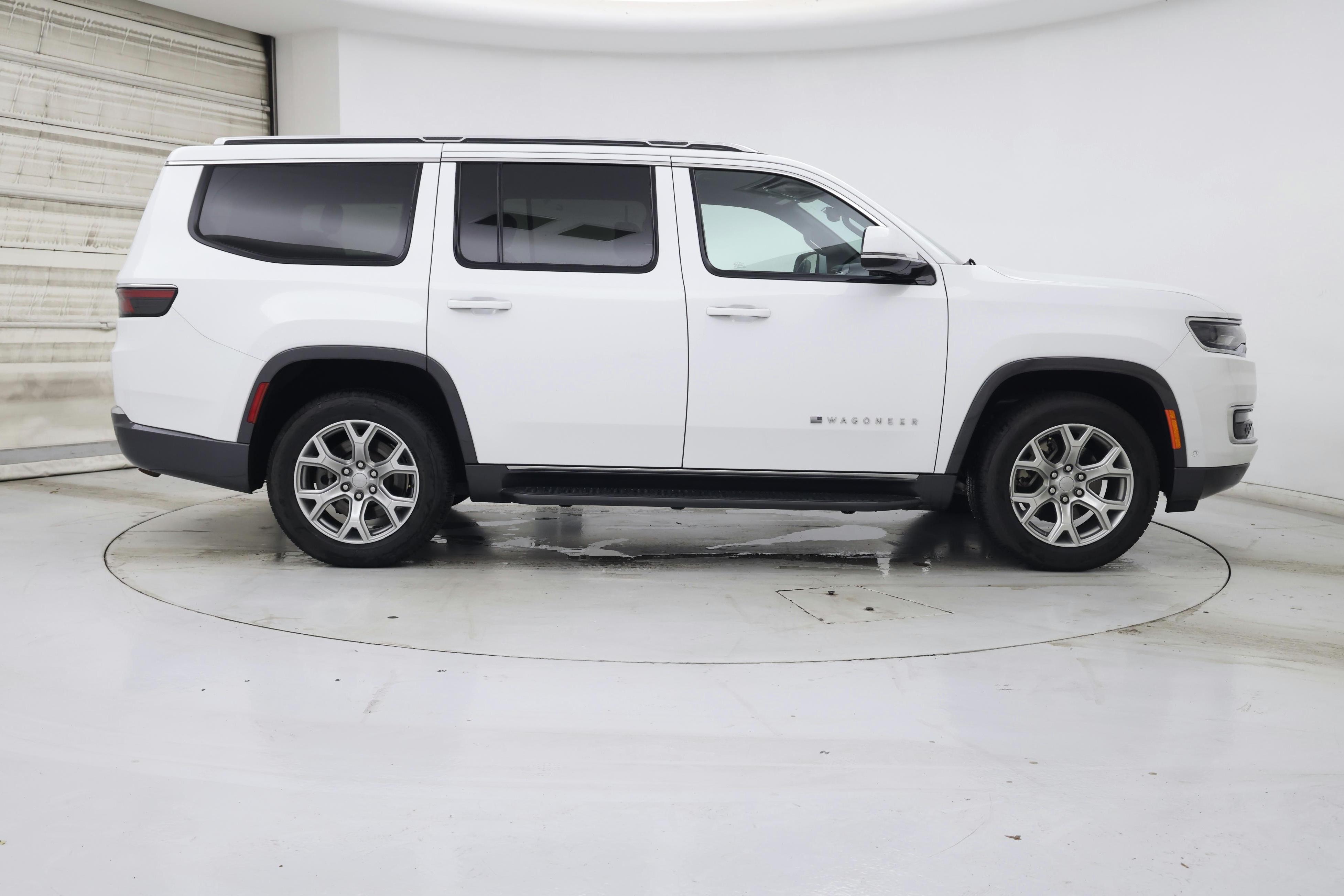 Thumbnail: 2022 Jeep Wagoneer - 7