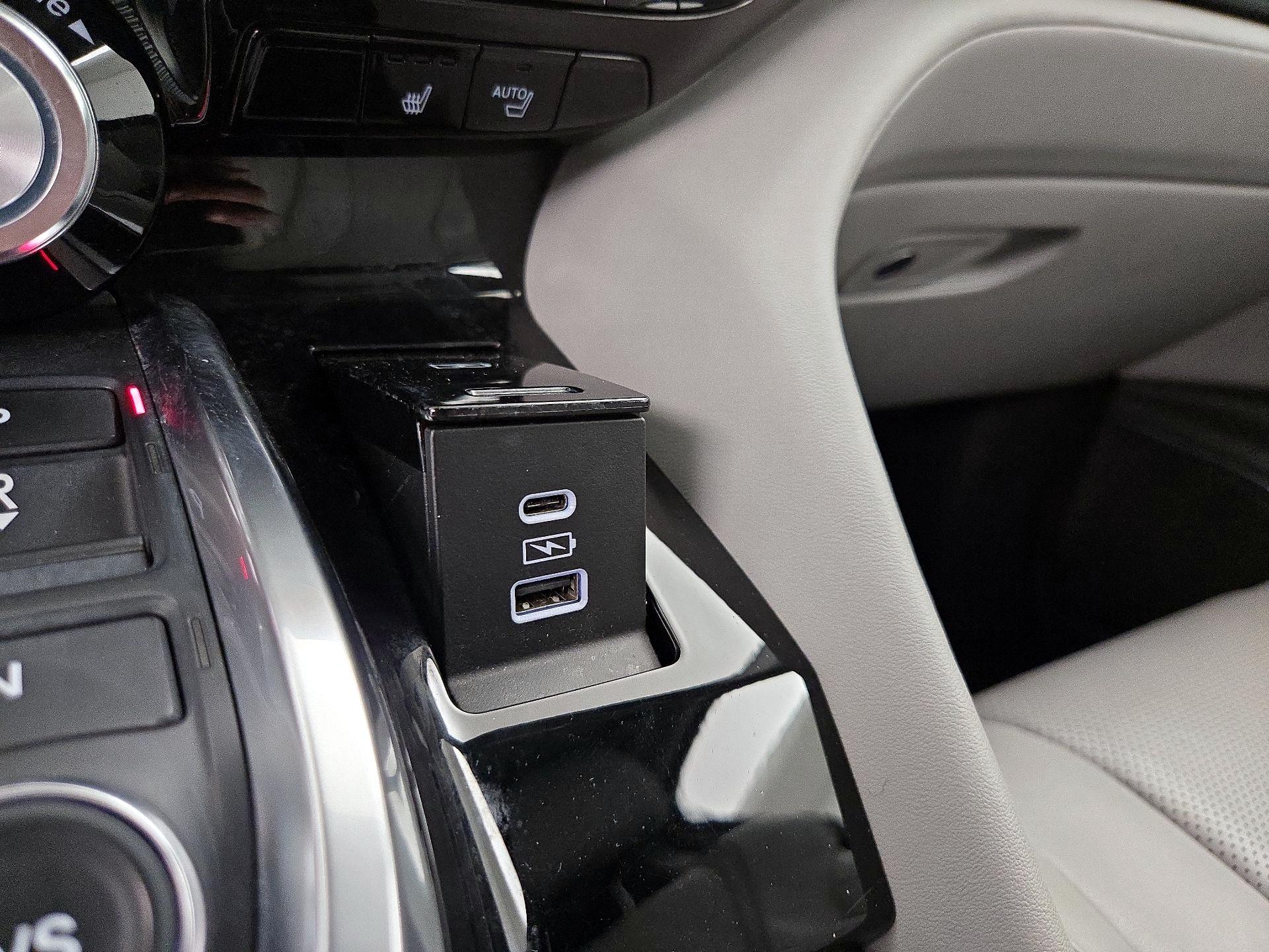 Thumbnail: 2022 Acura MDX - 19