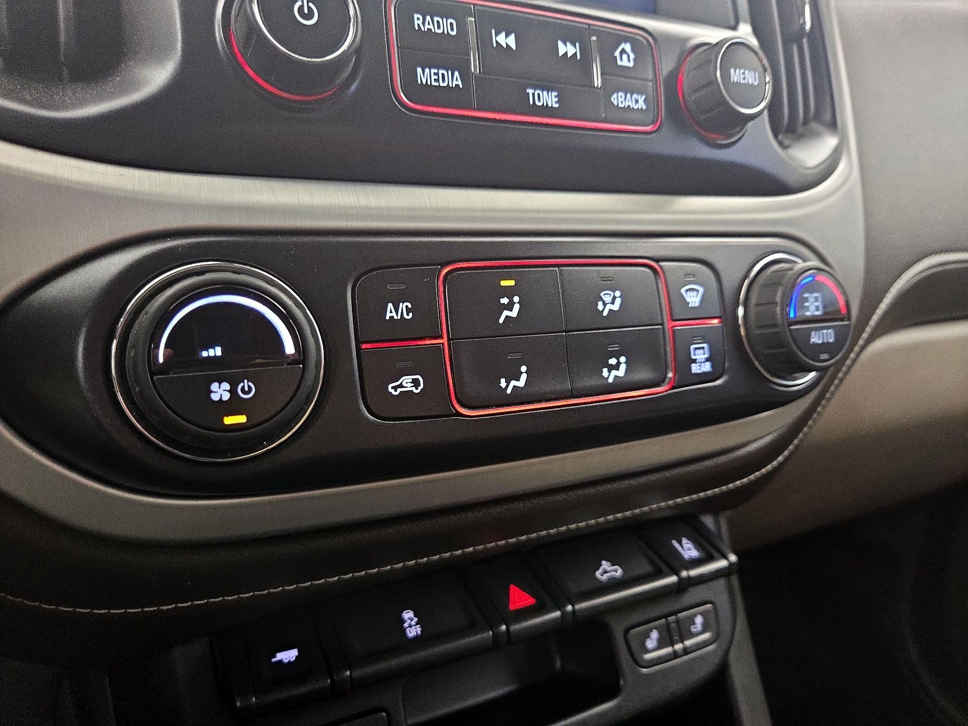 Thumbnail: 2015 GMC Canyon - 16