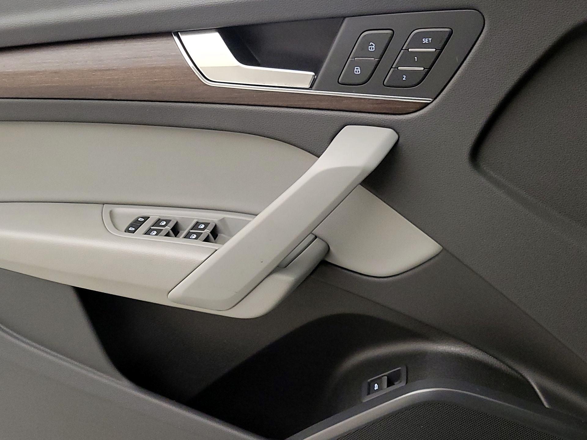 Thumbnail: 2023 Audi Q5 - 12