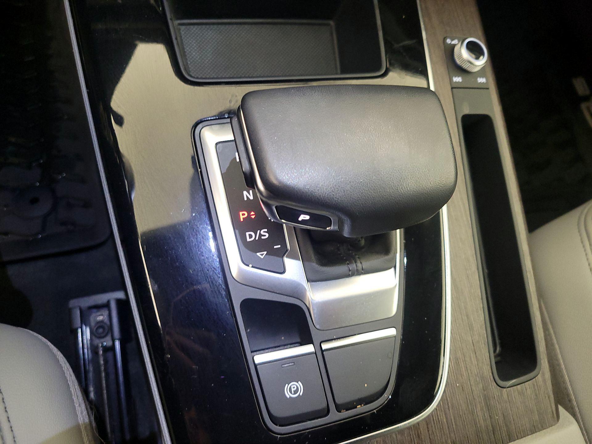 Thumbnail: 2023 Audi Q5 - 16