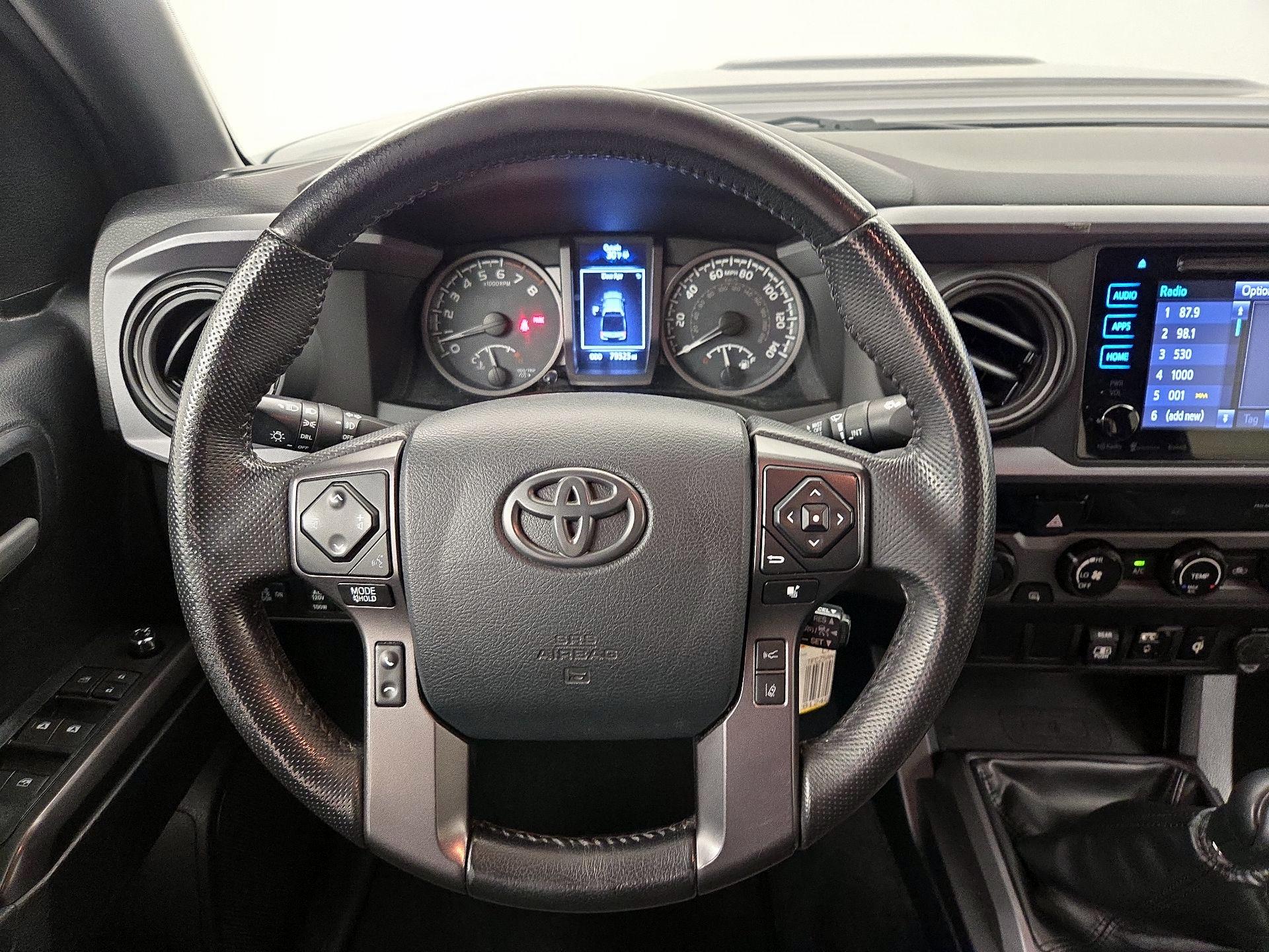 Thumbnail: 2018 Toyota Tacoma - 10