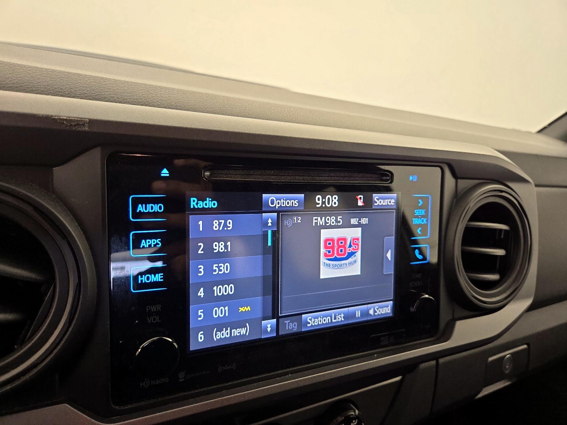 Thumbnail: 2018 Toyota Tacoma - 15