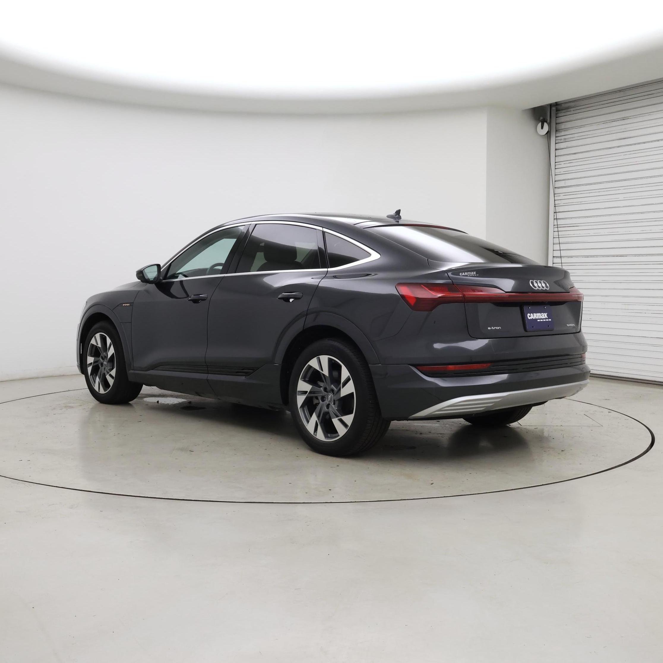 Thumbnail: 2020 Audi e-tron S - 2