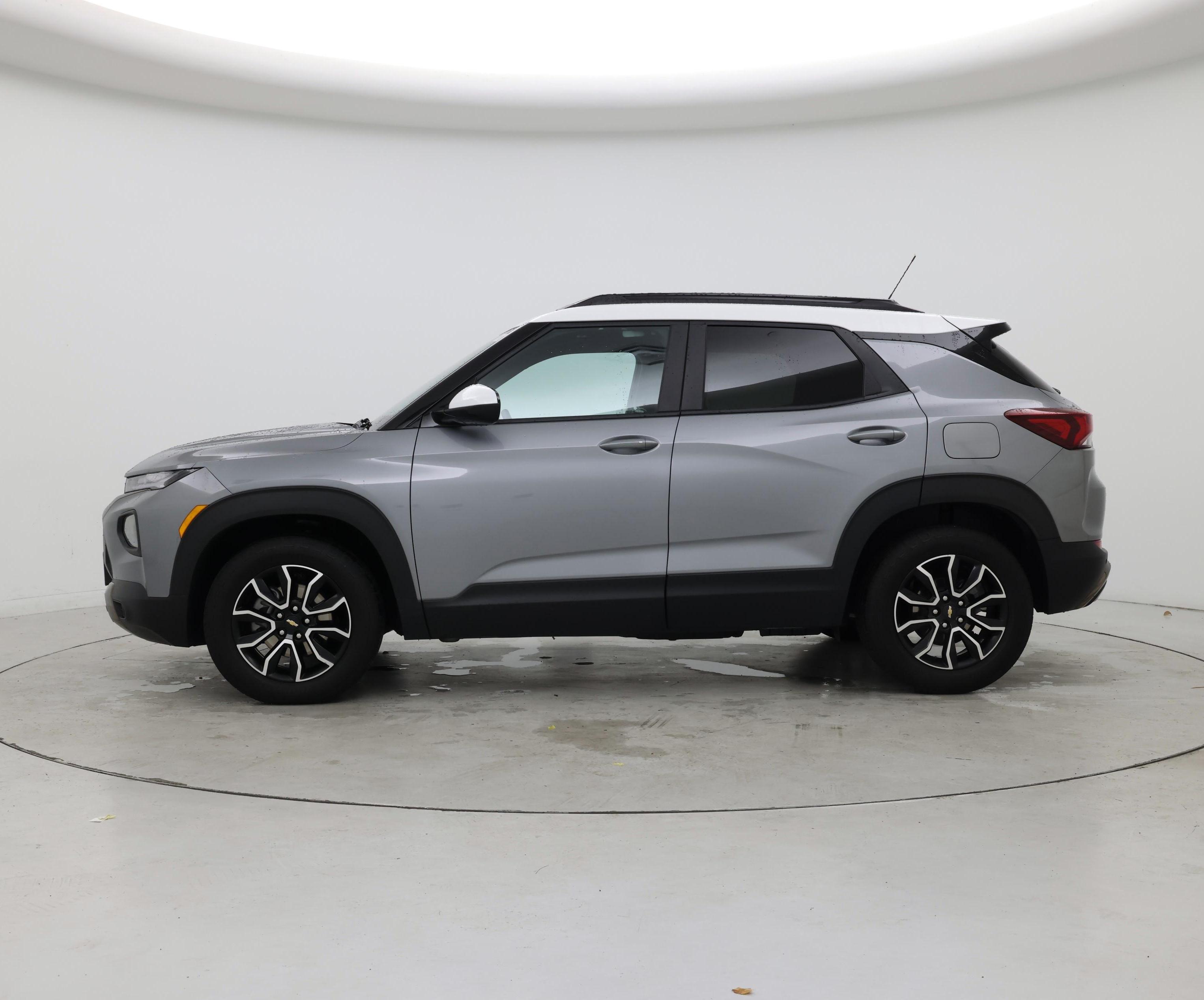 Thumbnail: 2023 Chevrolet TrailBlazer - 3