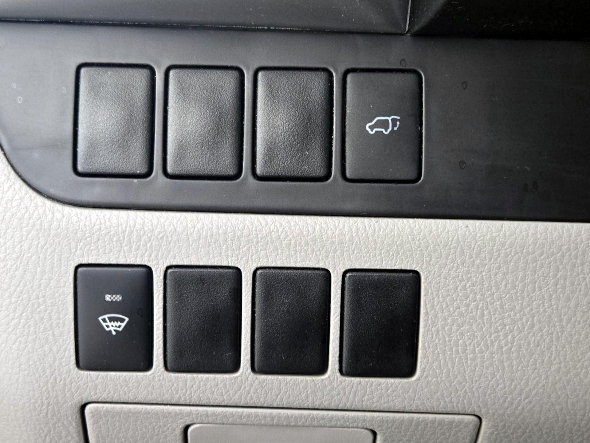 Thumbnail: 2016 Toyota Highlander - 13