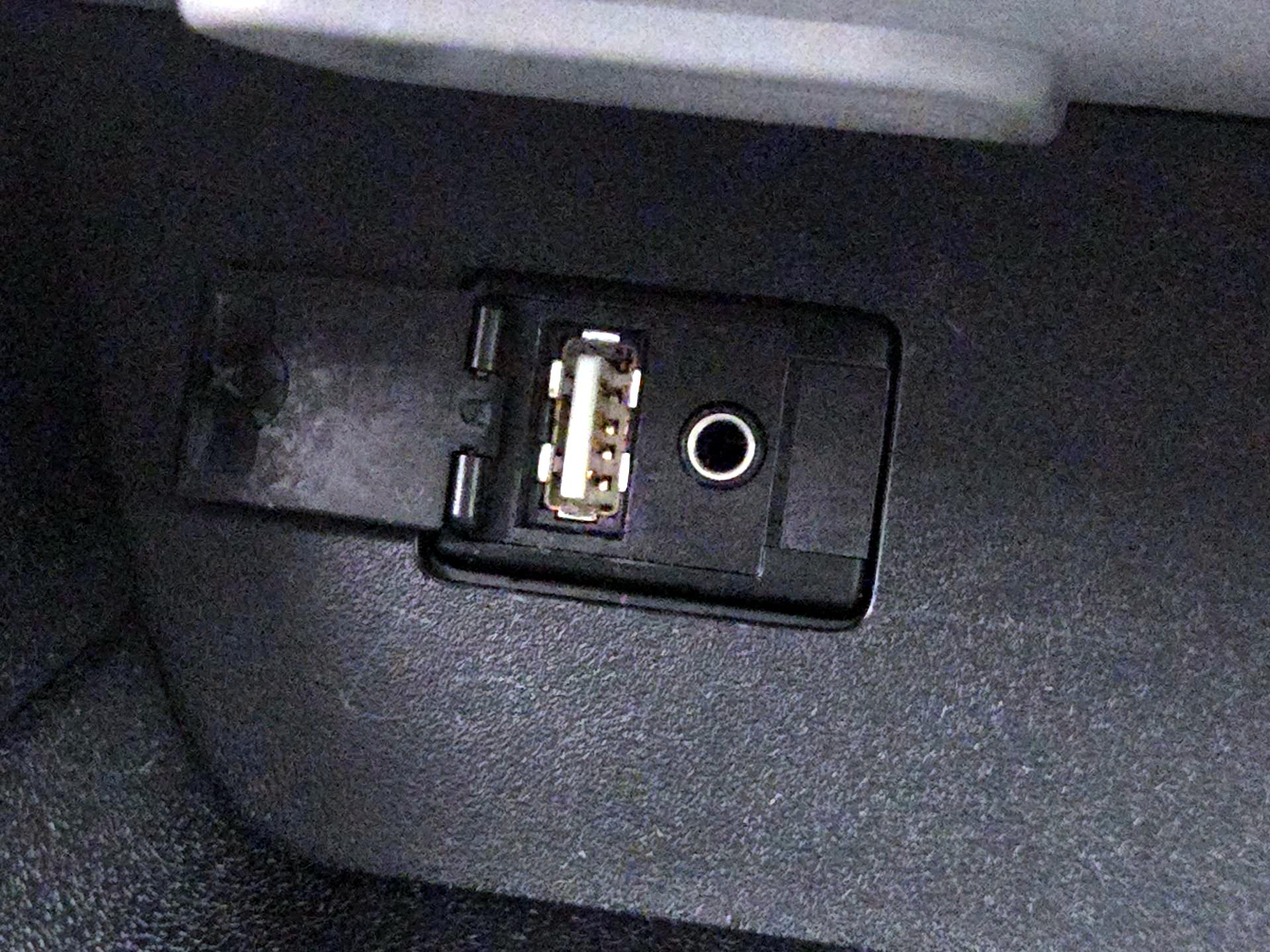 Thumbnail: 2016 Toyota Highlander - 18