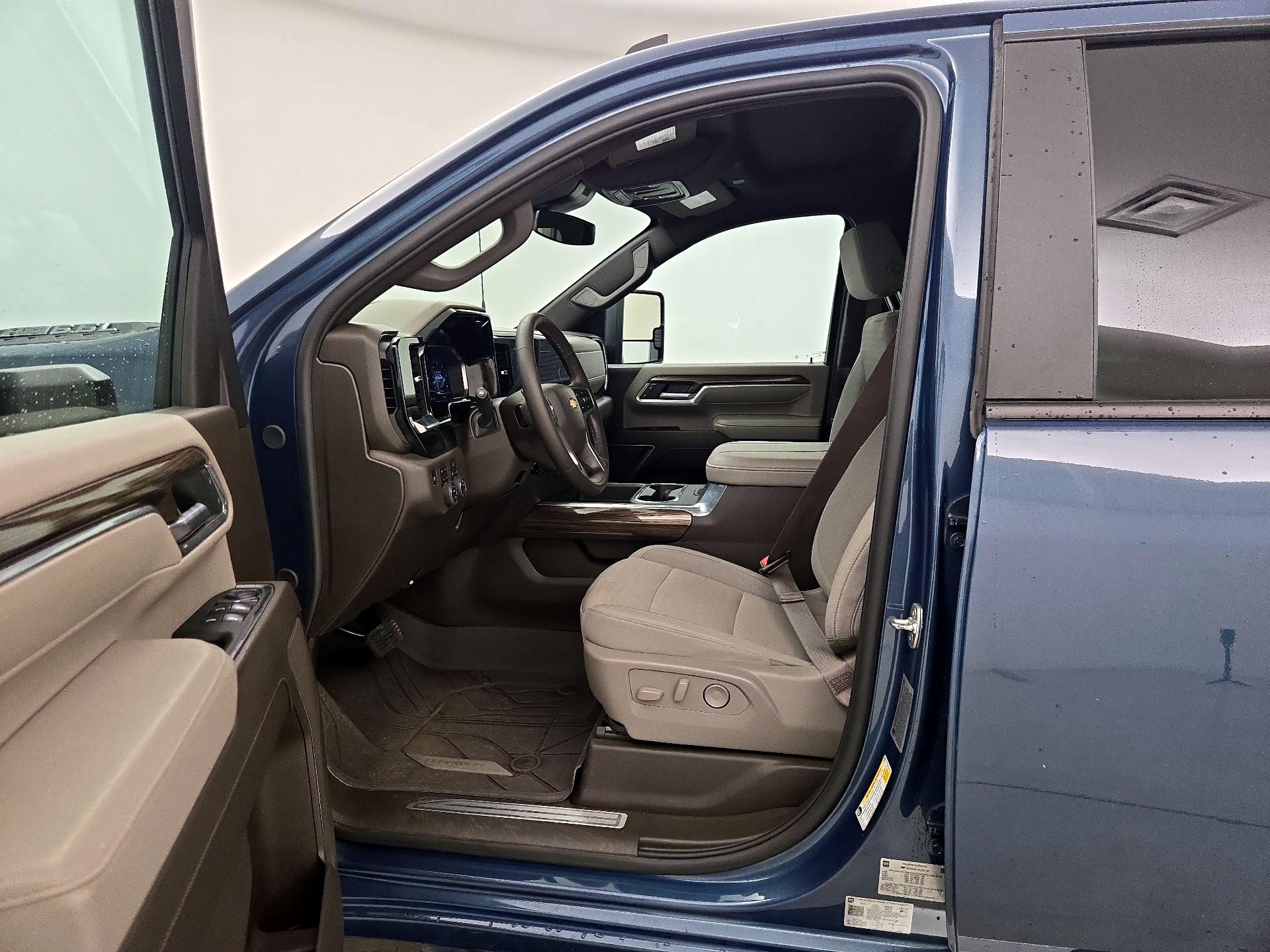 Thumbnail: 2025 Chevrolet Silverado 2500 - 11