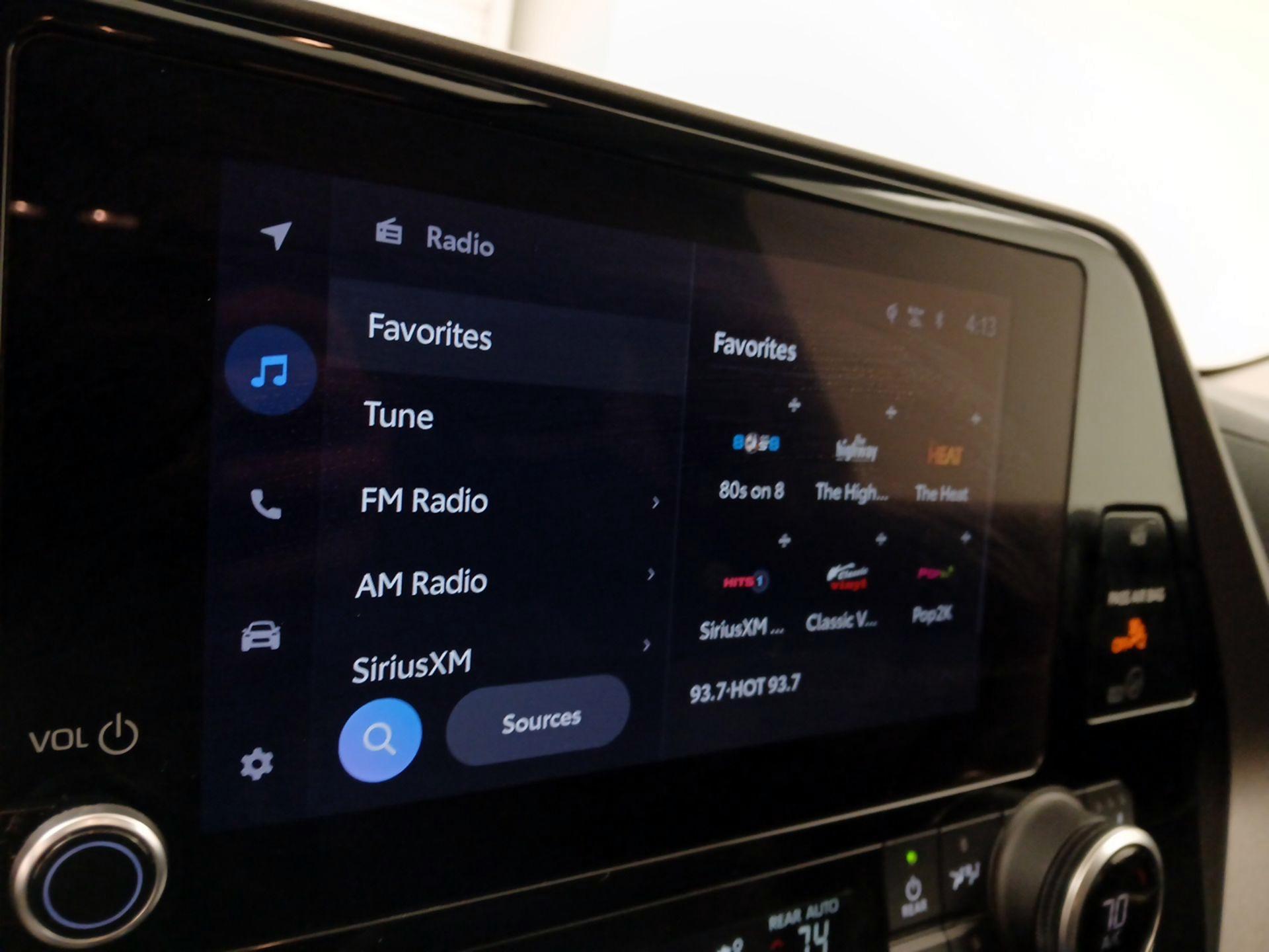 Thumbnail: 2023 Toyota Highlander - 15