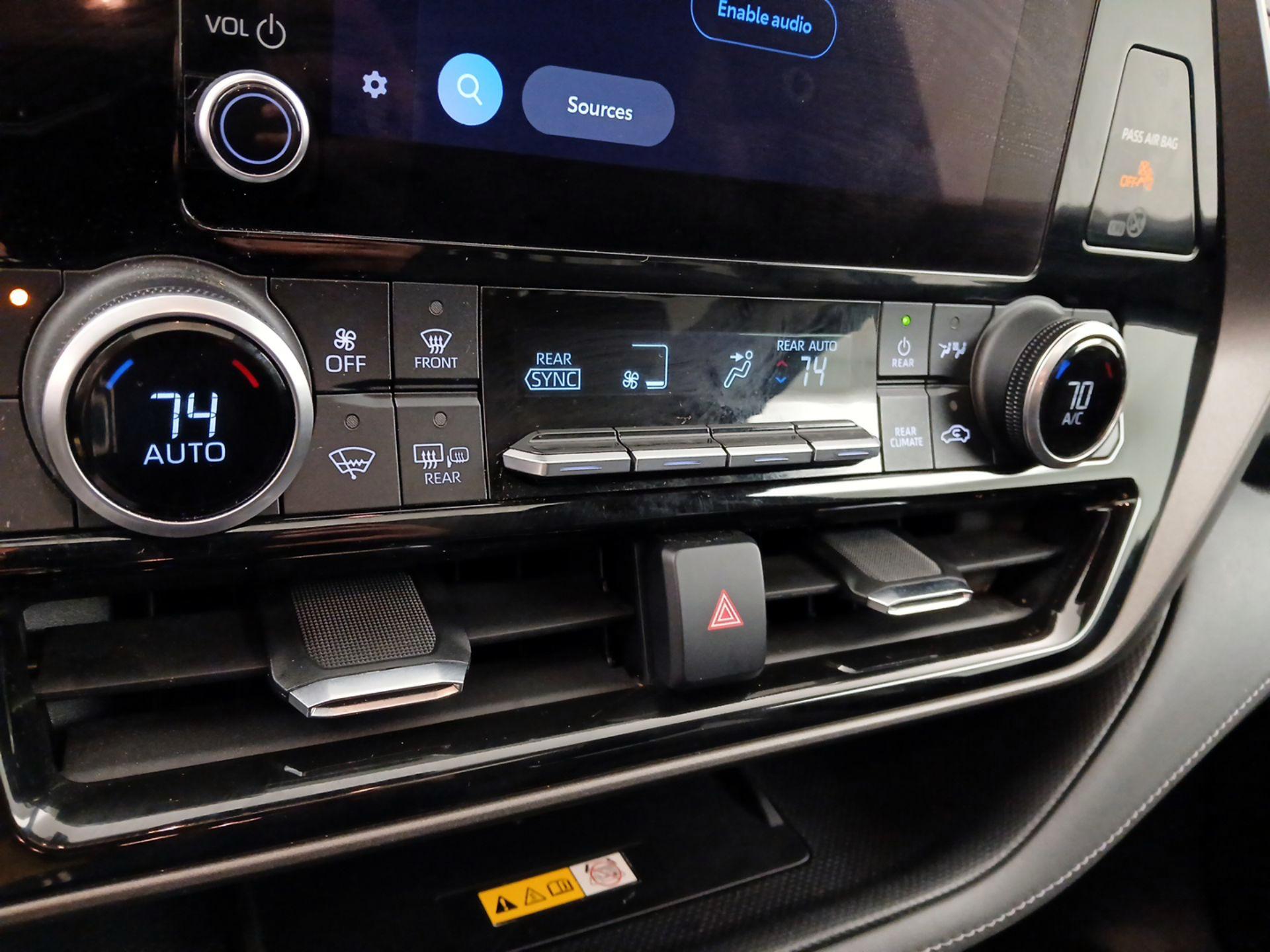 Thumbnail: 2023 Toyota Highlander - 16