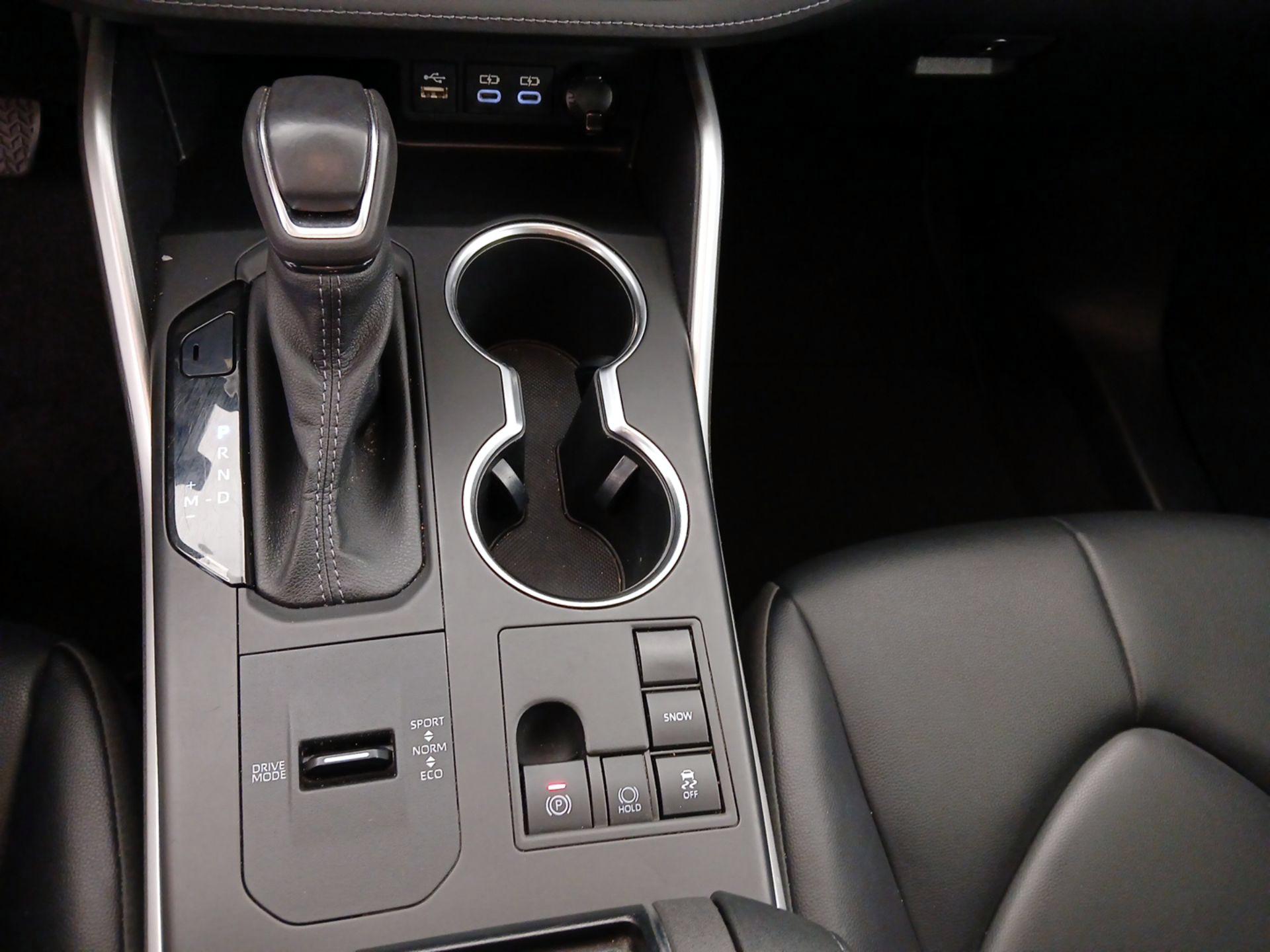 Thumbnail: 2023 Toyota Highlander - 17