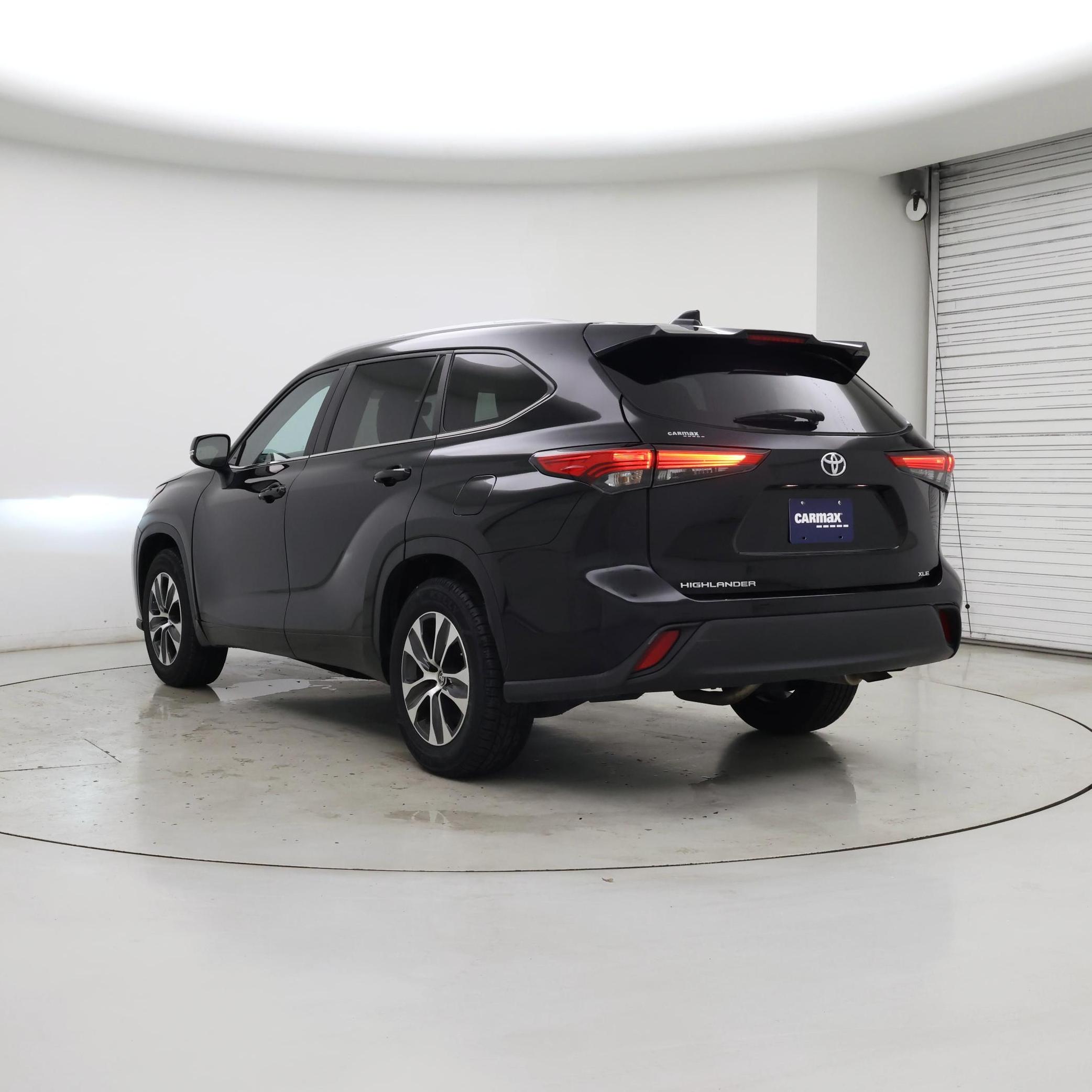 Thumbnail: 2023 Toyota Highlander - 2